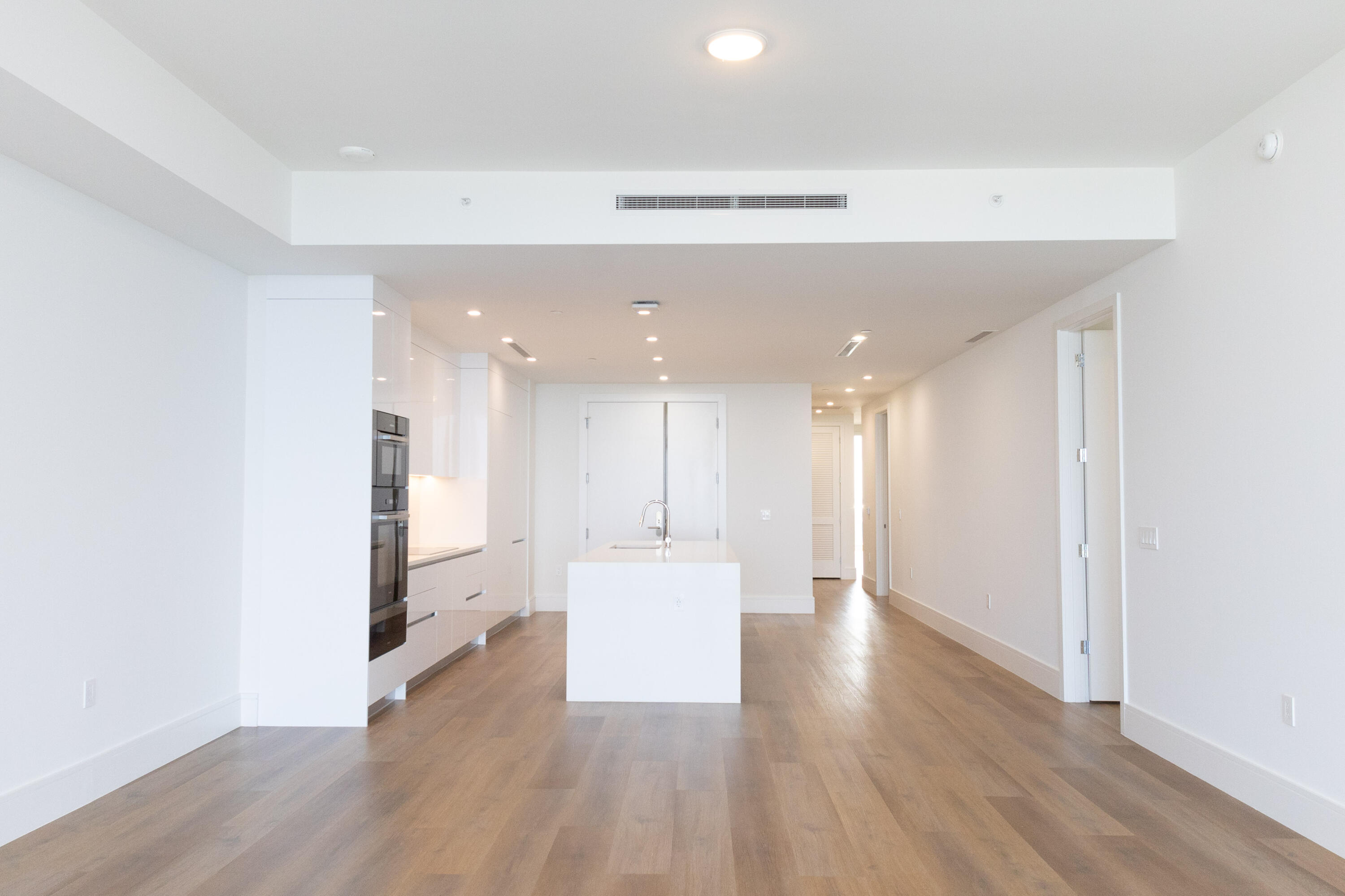 NAUTILUS 220 CONDO - Residential