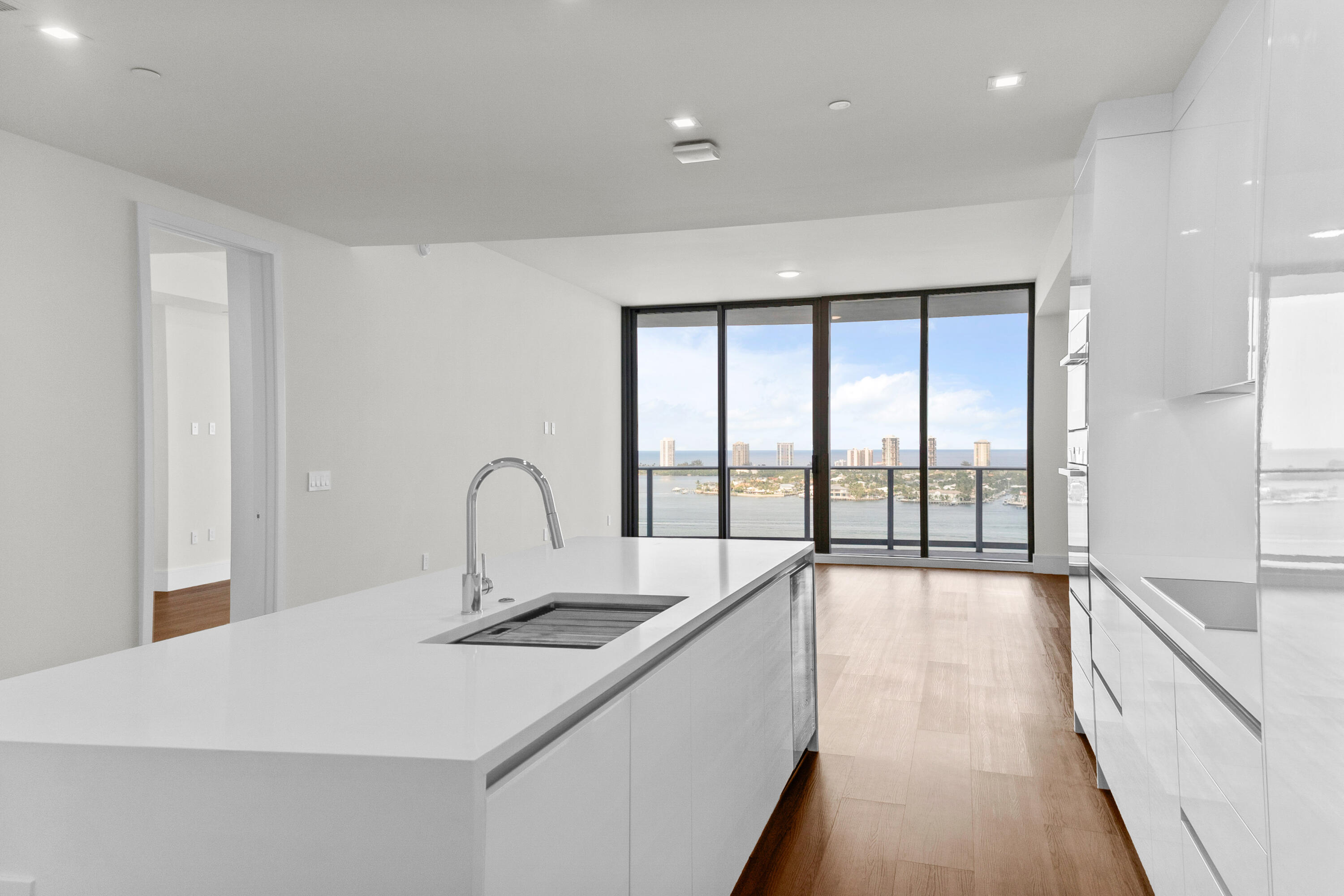 NAUTILUS 220 CONDO - Residential