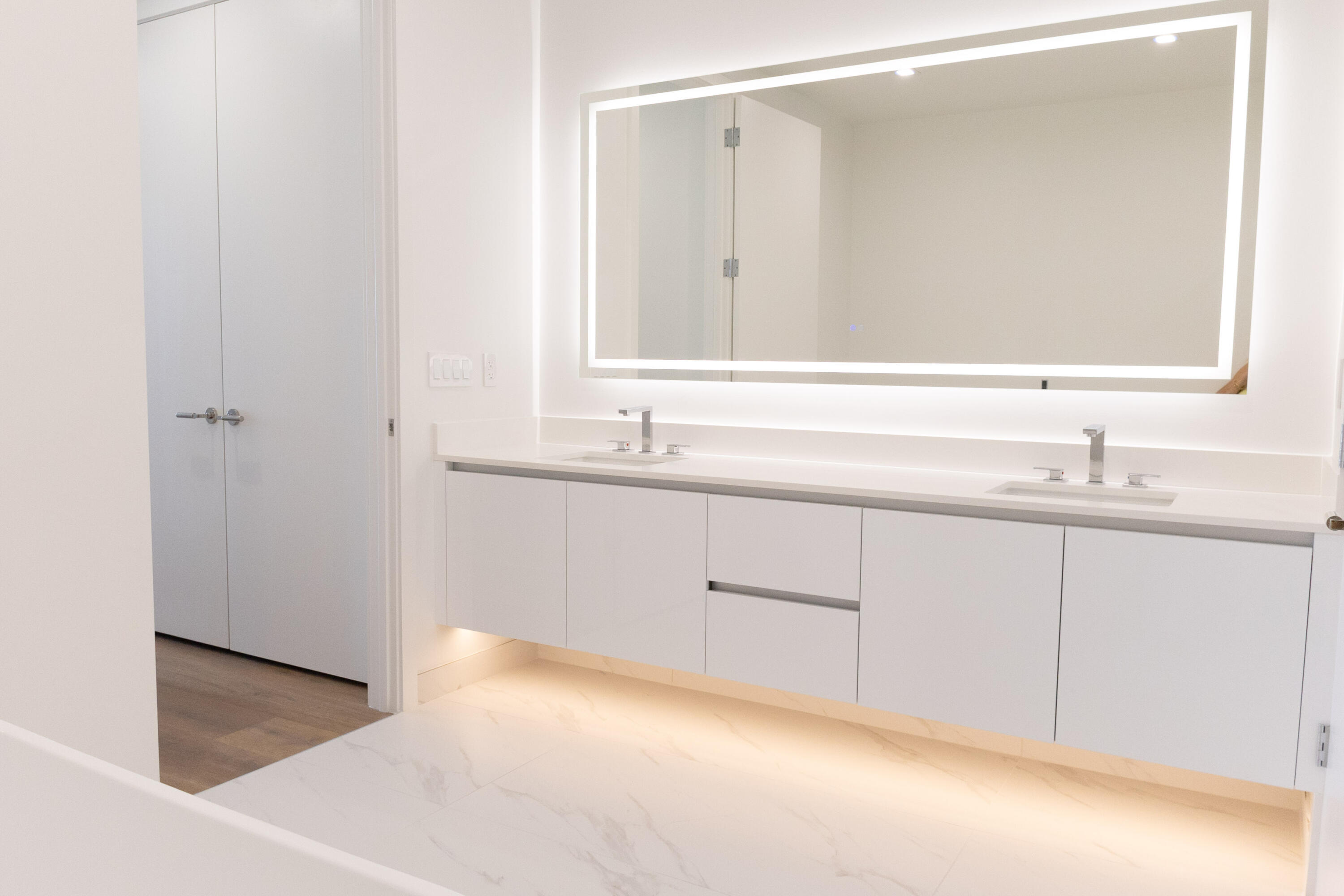 NAUTILUS 220 CONDO - Residential