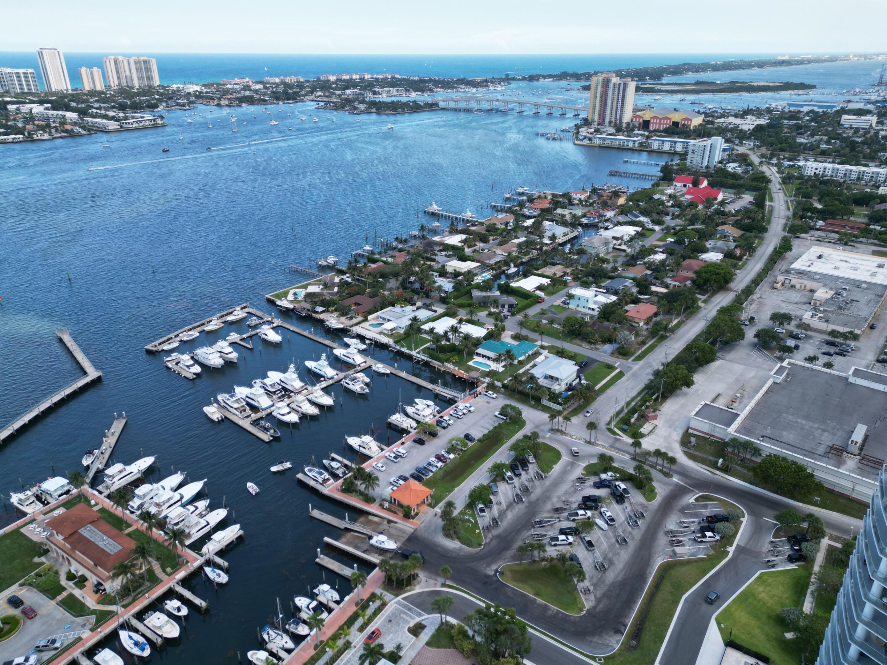 NAUTILUS 220 CONDO - Residential