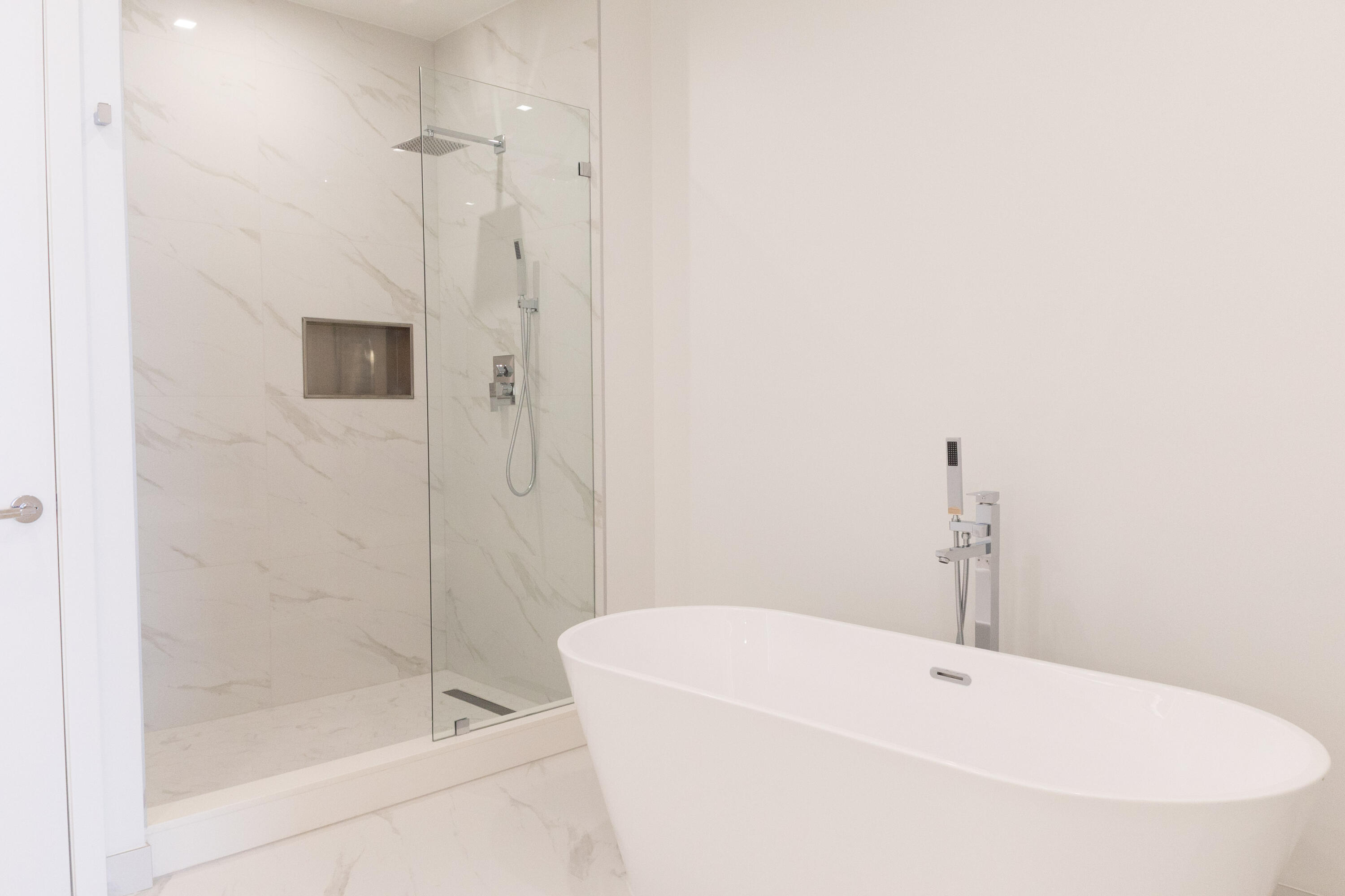 NAUTILUS 220 CONDO - Residential