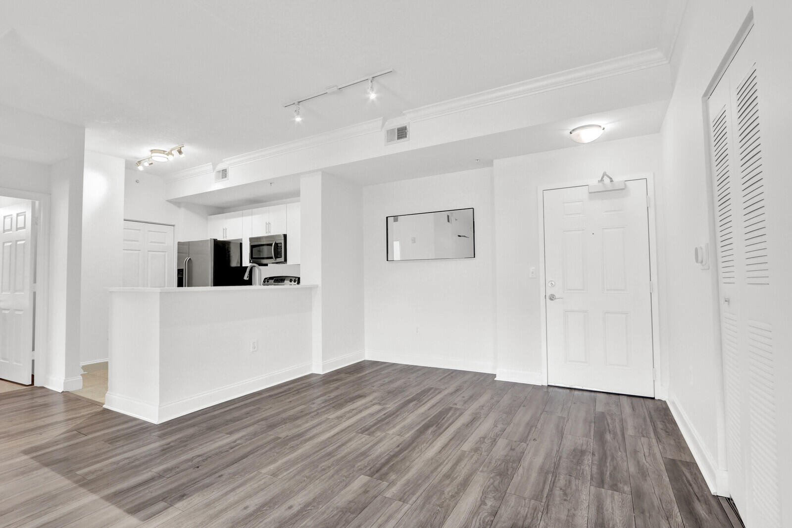 RESIDENCES AT MIDTOWN CONDO - Residential