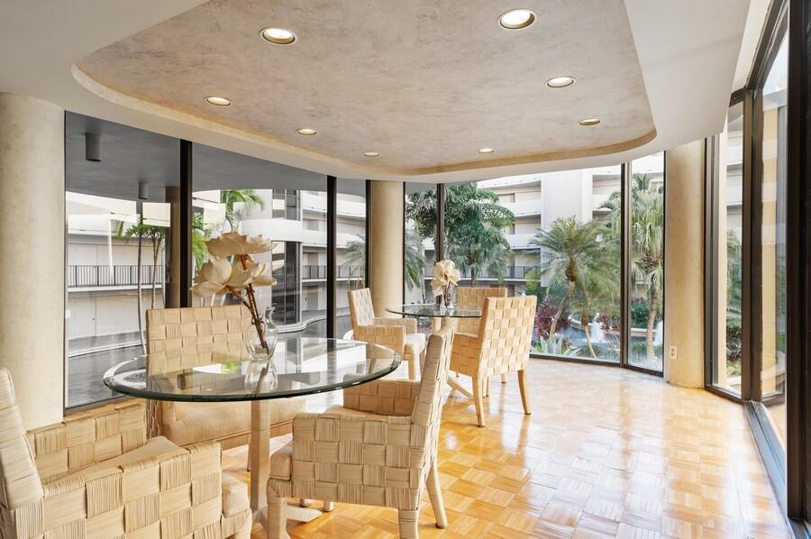 MAYFAIR - Residential