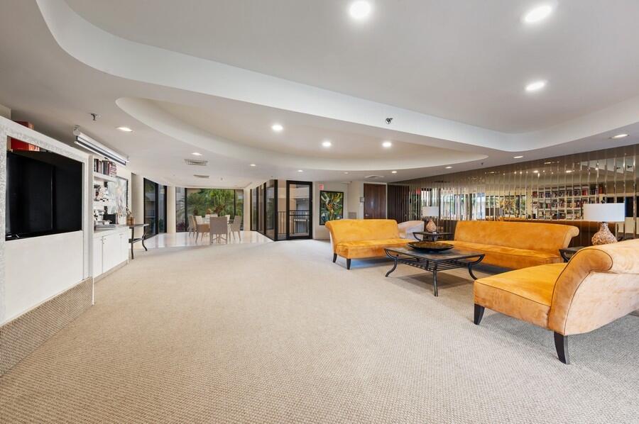 MAYFAIR - Residential