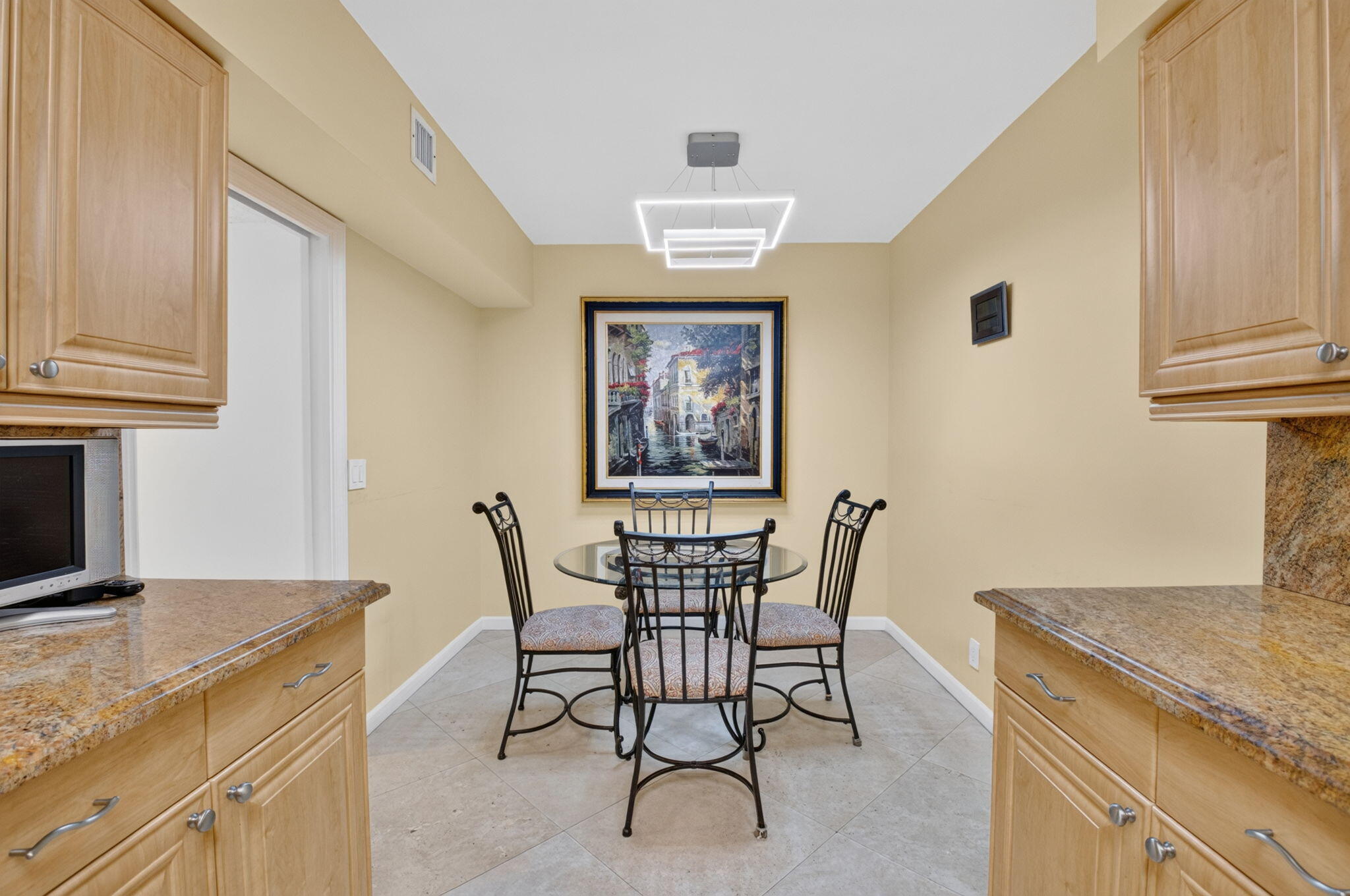 MAYFAIR - Residential