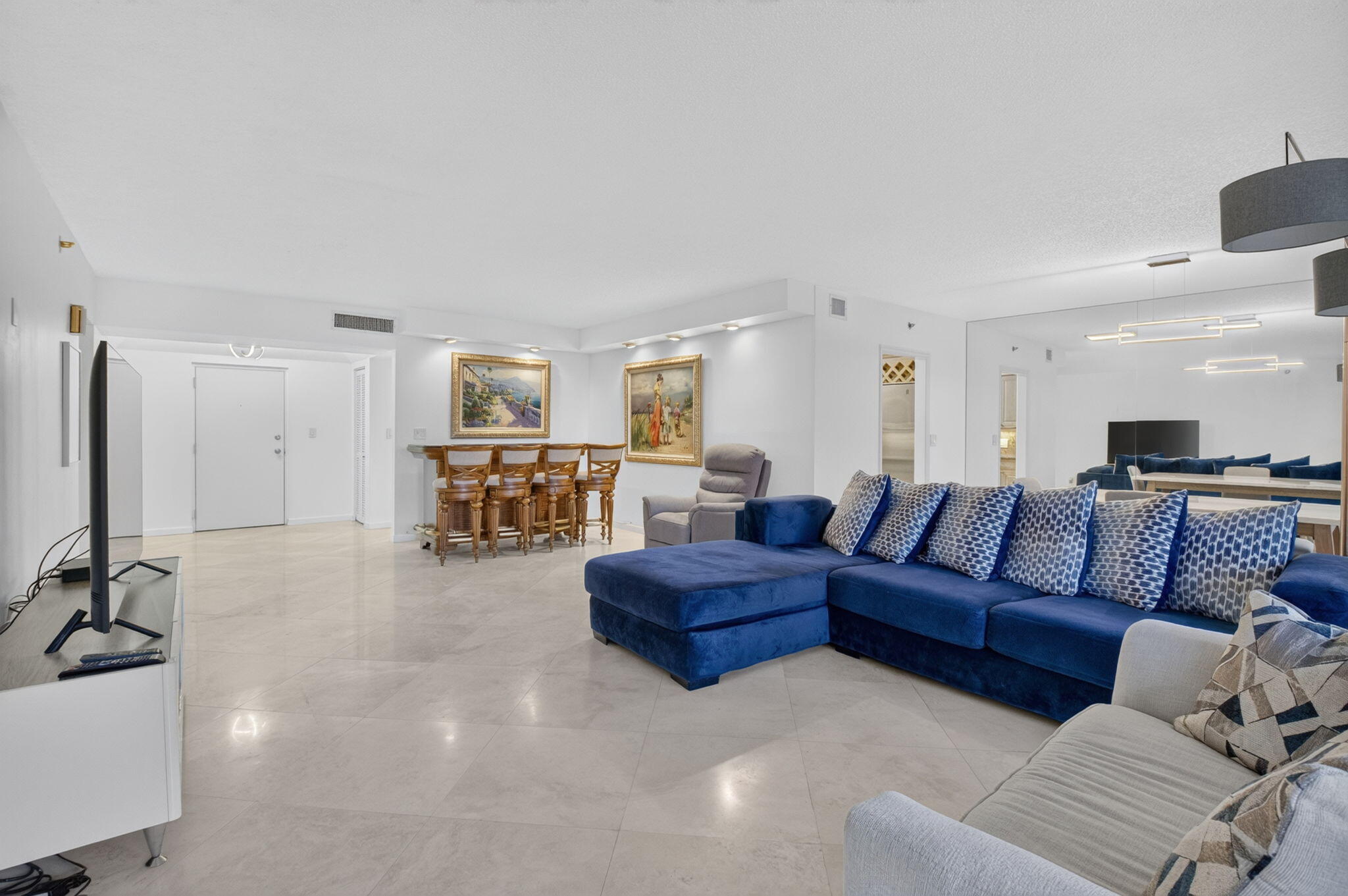 MAYFAIR - Residential