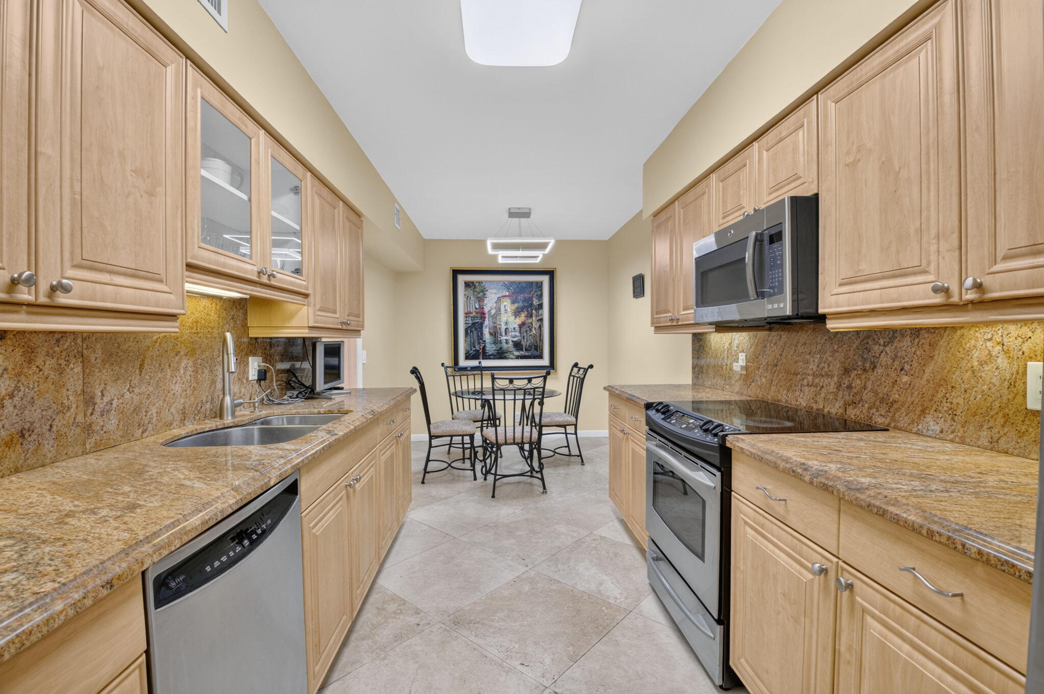 MAYFAIR - Residential