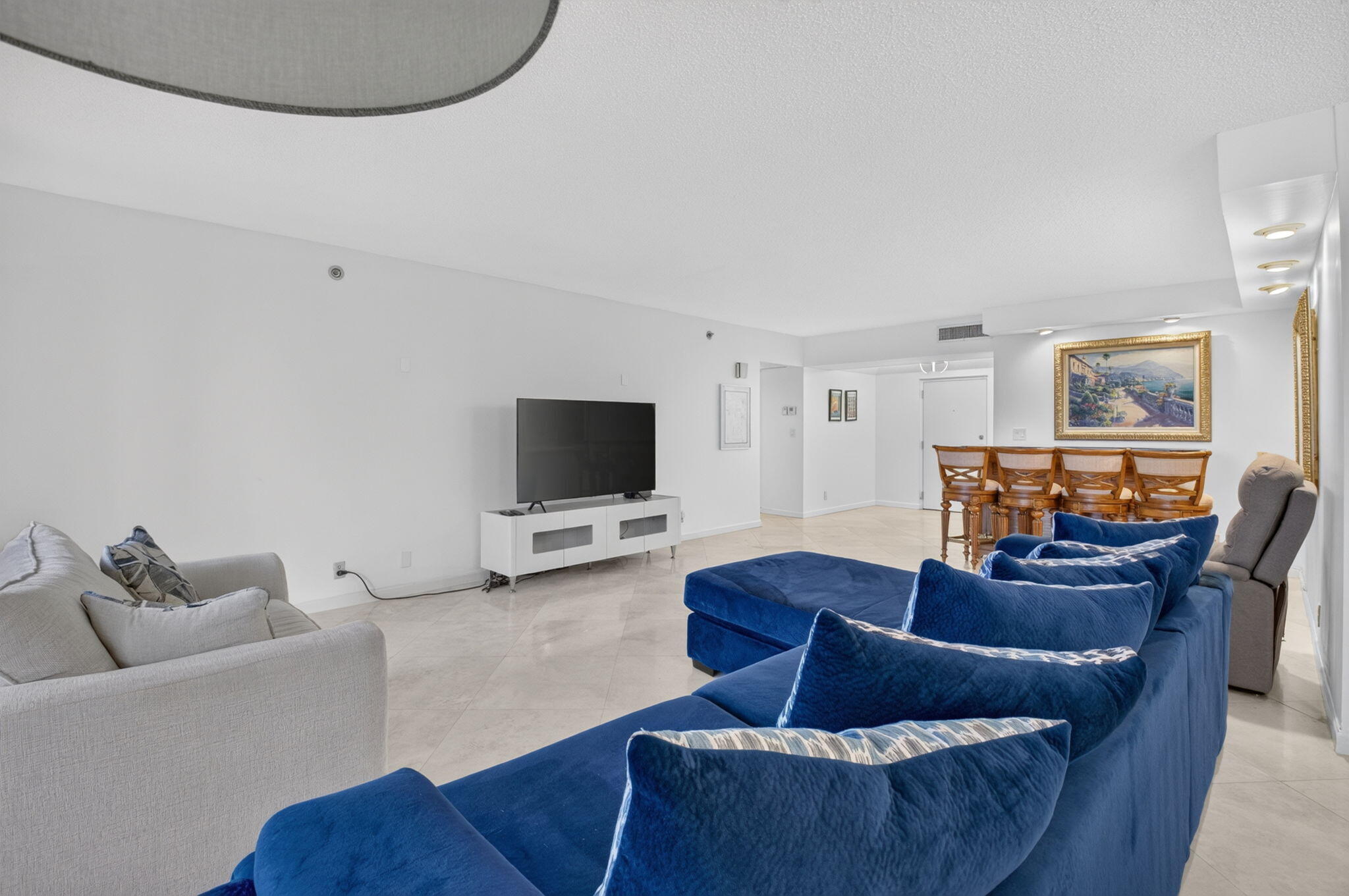 MAYFAIR - Residential
