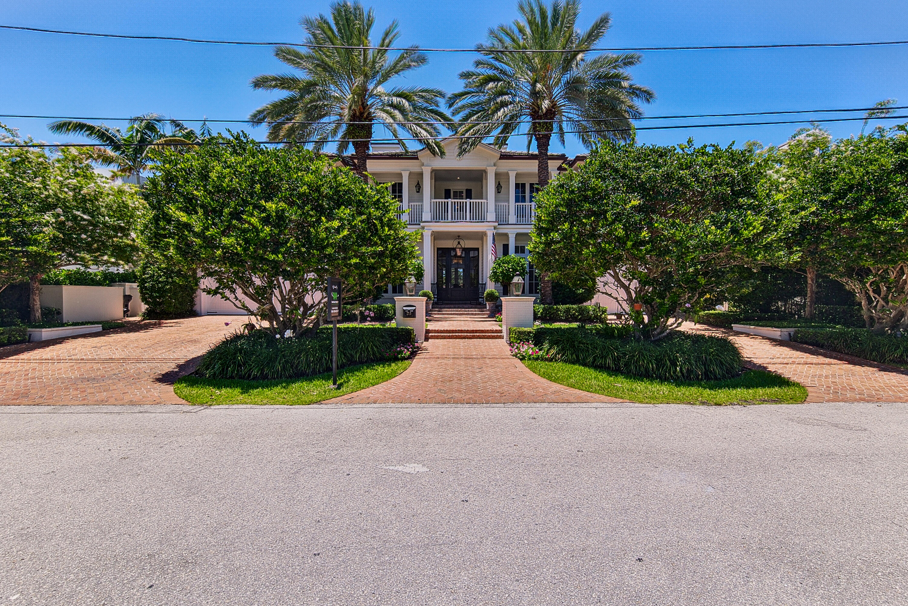 RIO VISTA ISLES - Residential