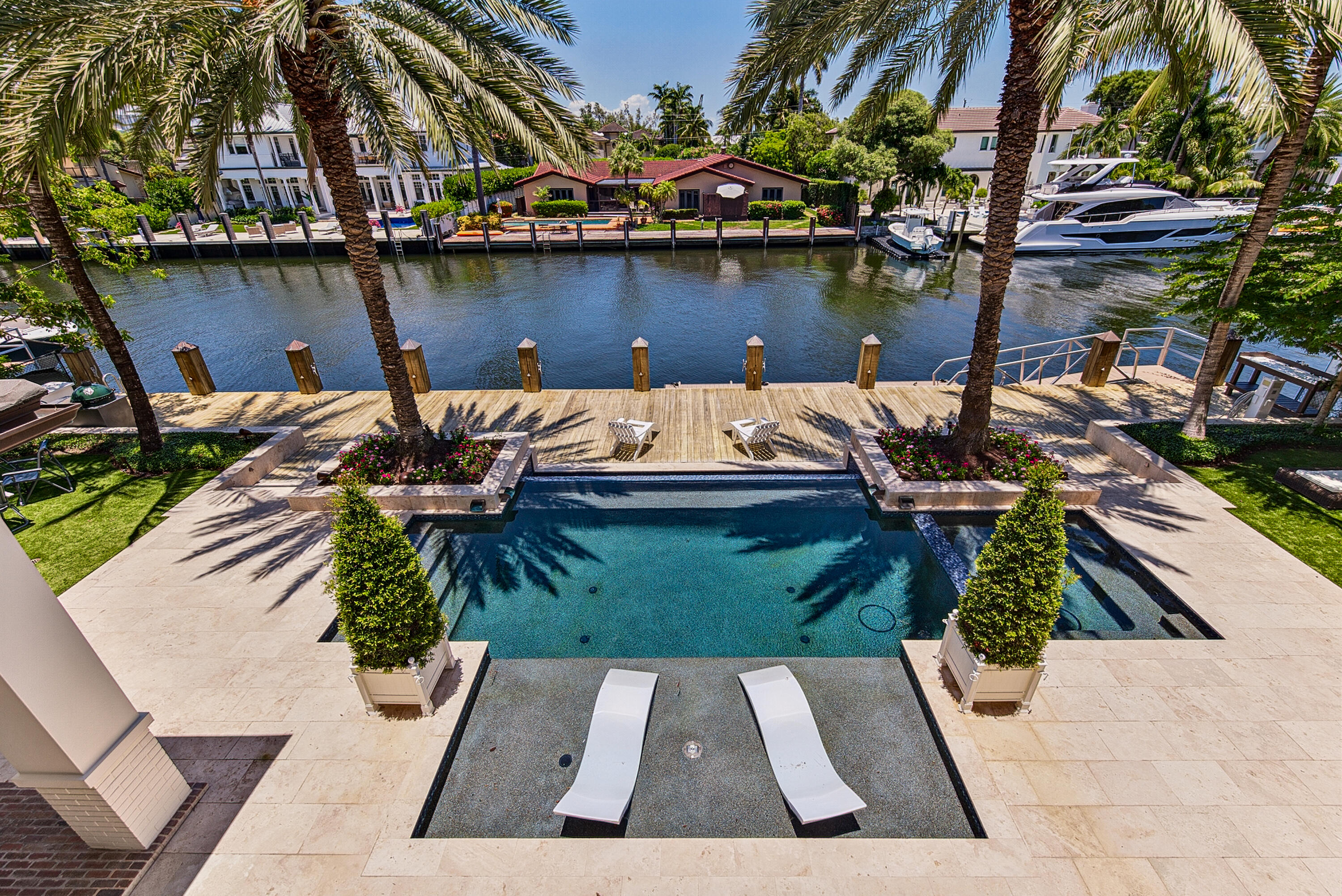 RIO VISTA ISLES - Residential