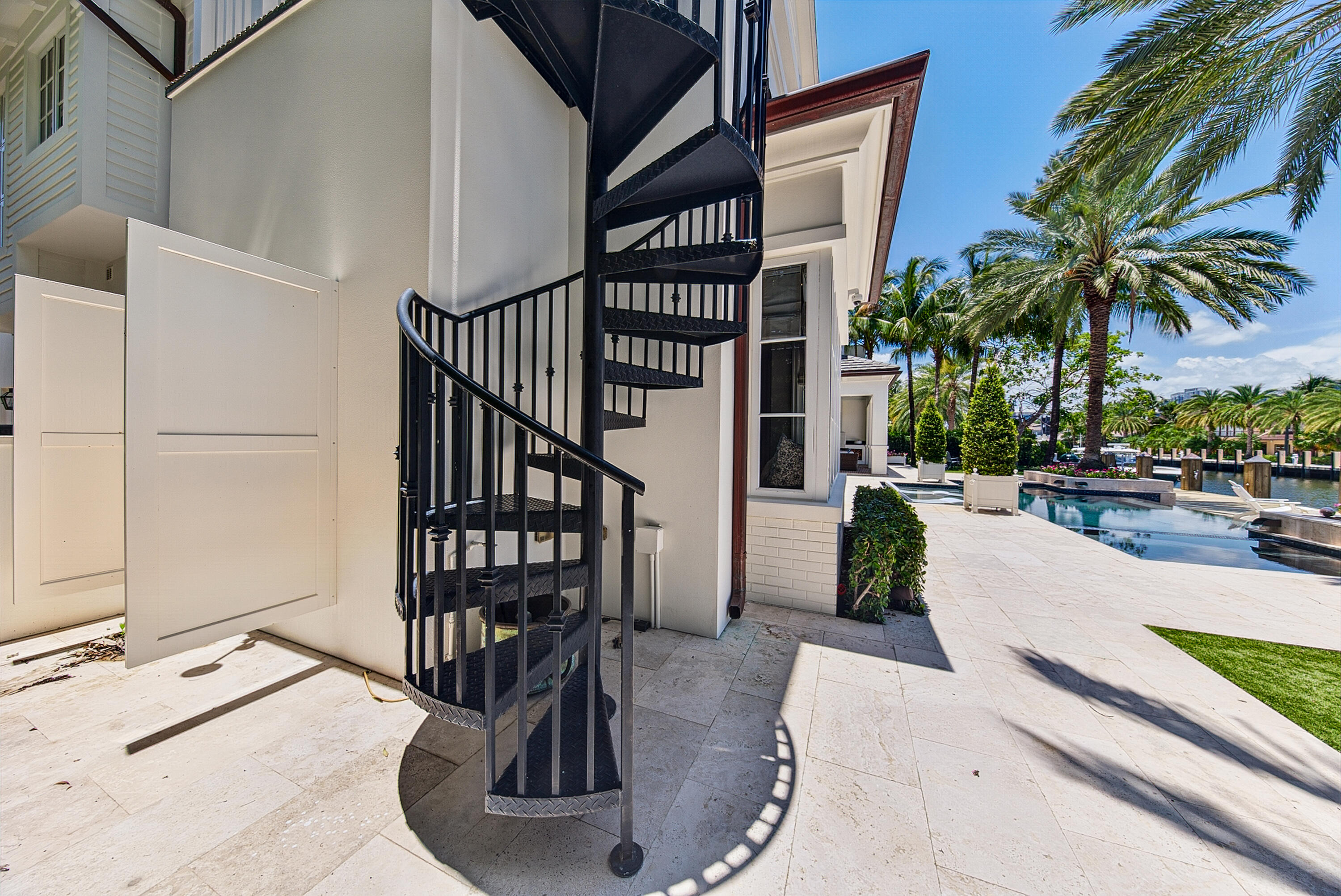 RIO VISTA ISLES - Residential