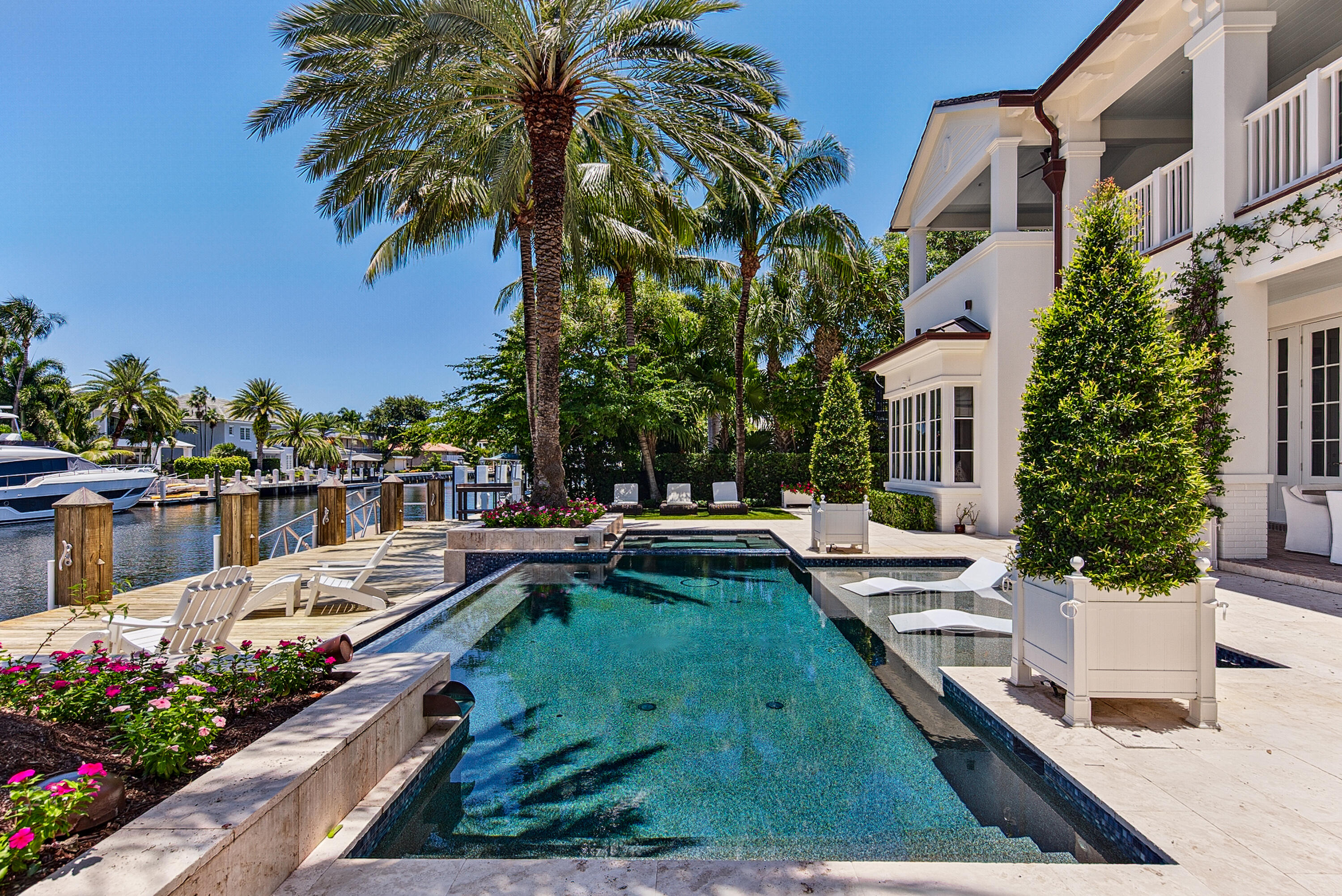 RIO VISTA ISLES - Residential