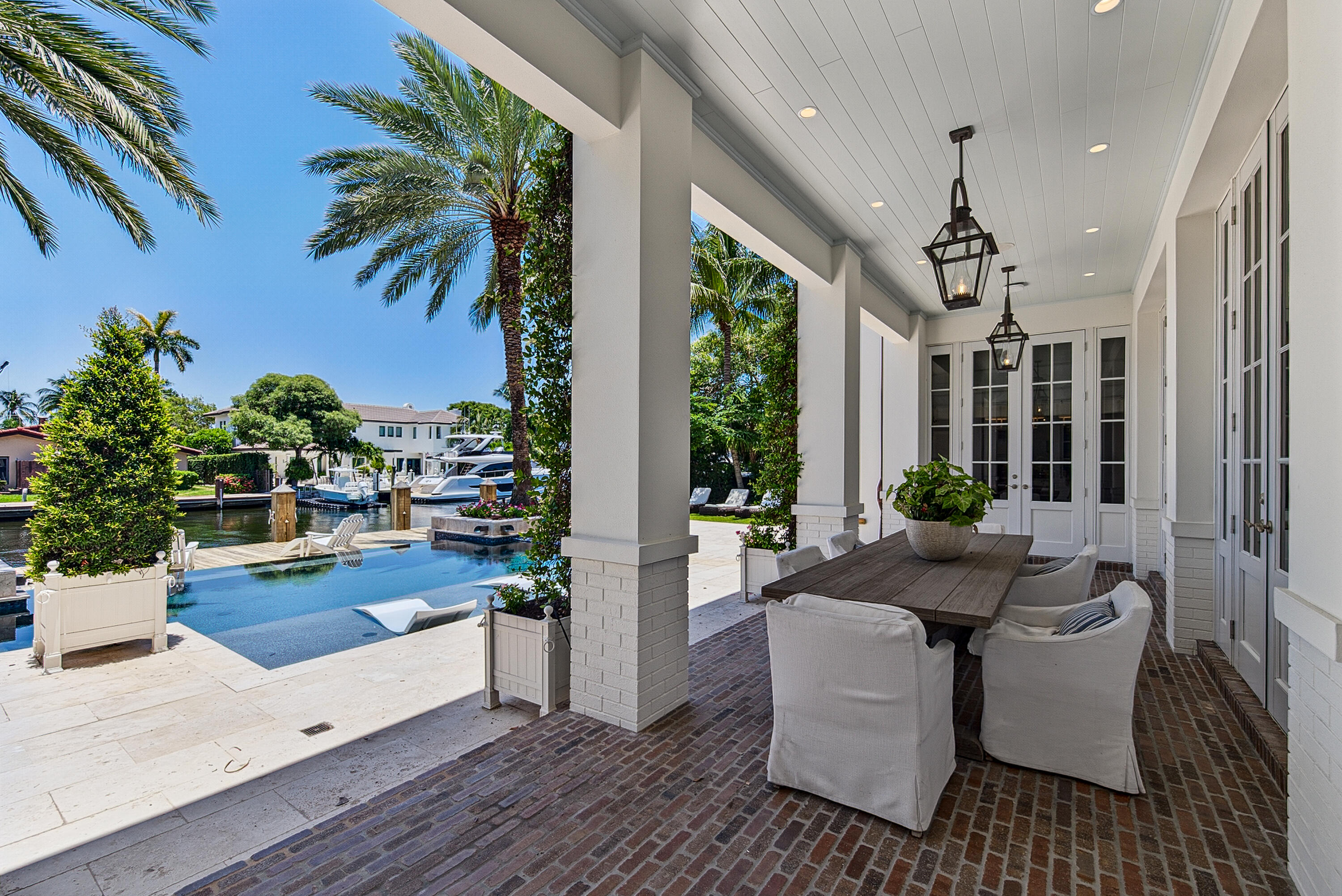 RIO VISTA ISLES - Residential