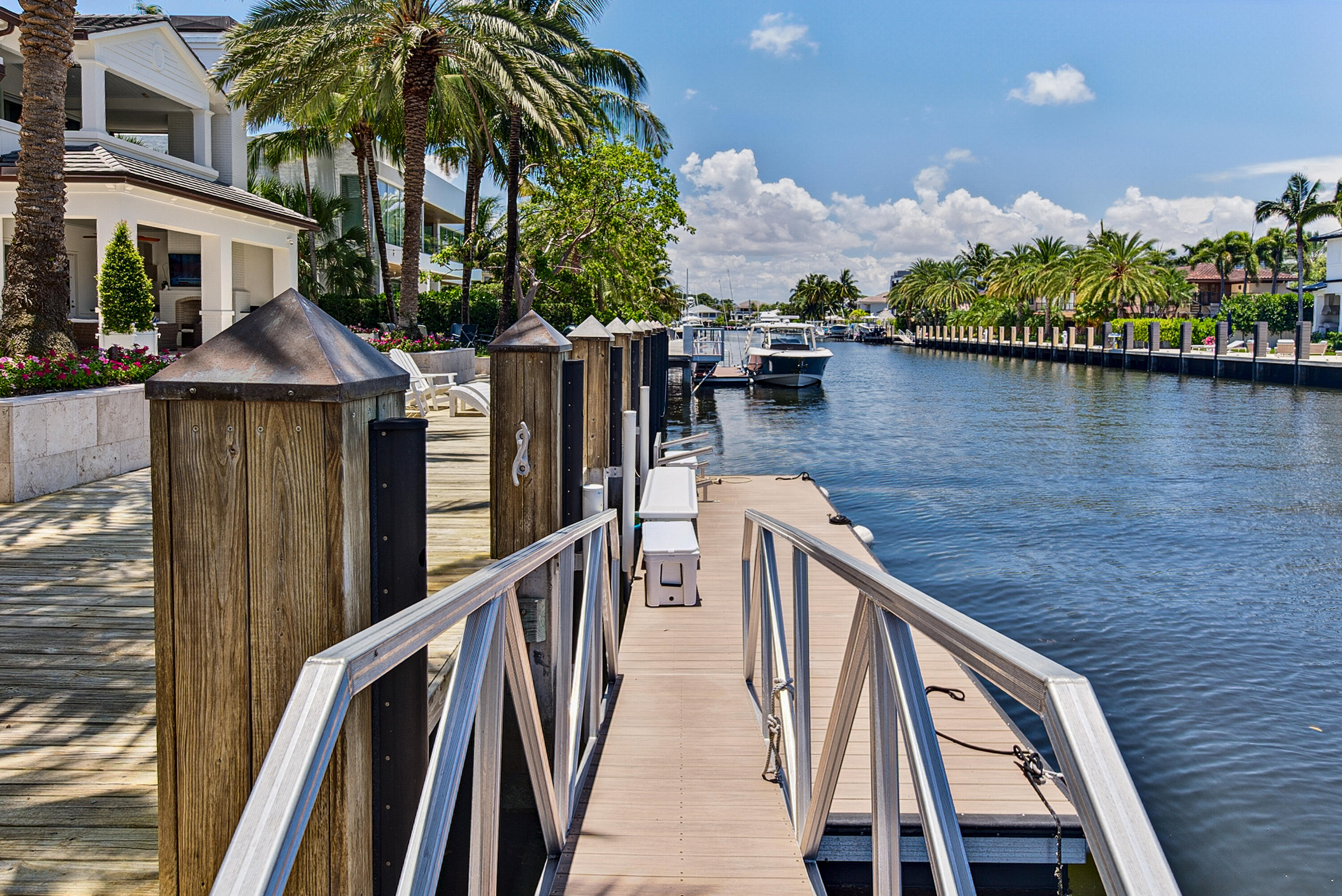 RIO VISTA ISLES - Residential