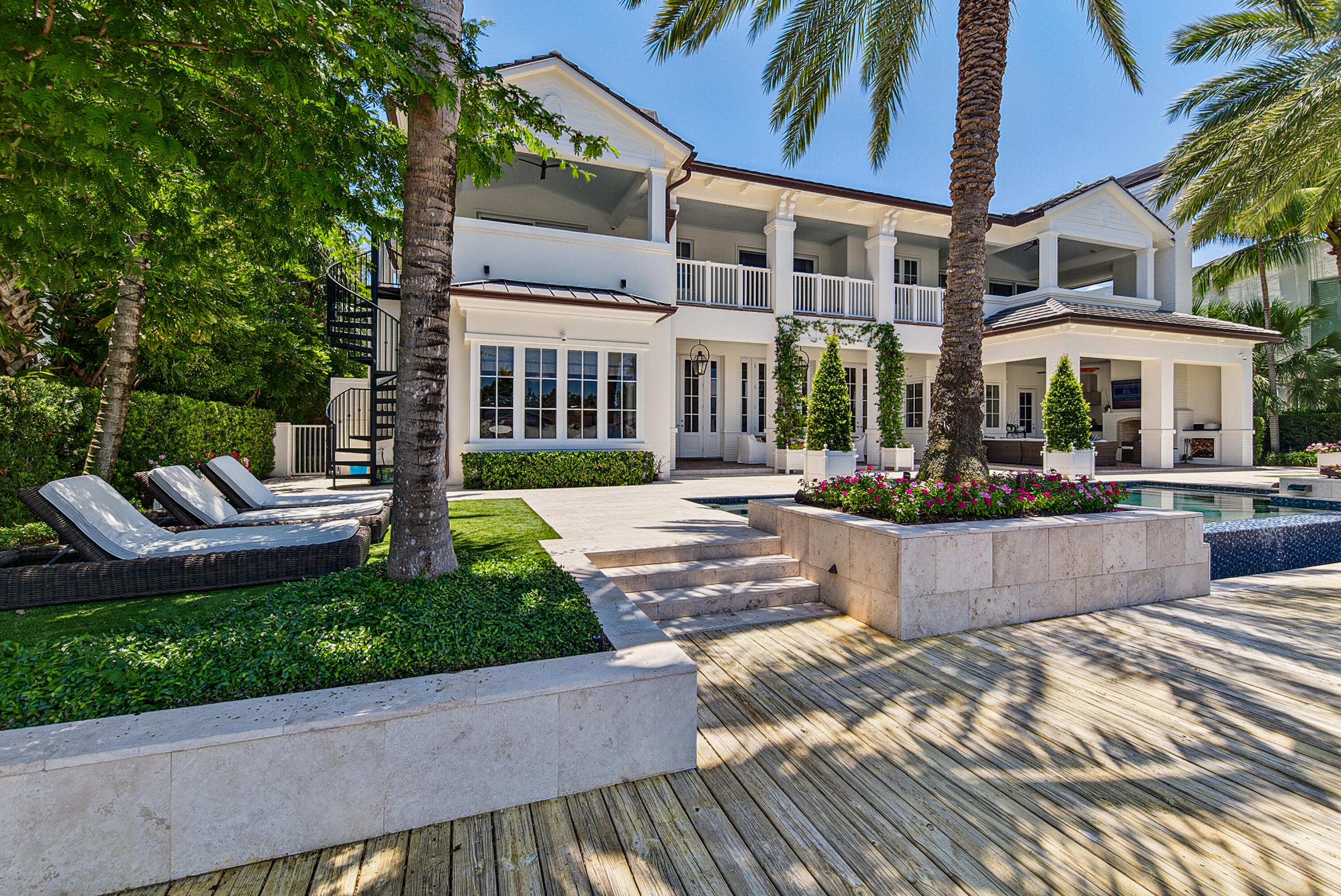RIO VISTA ISLES - Residential