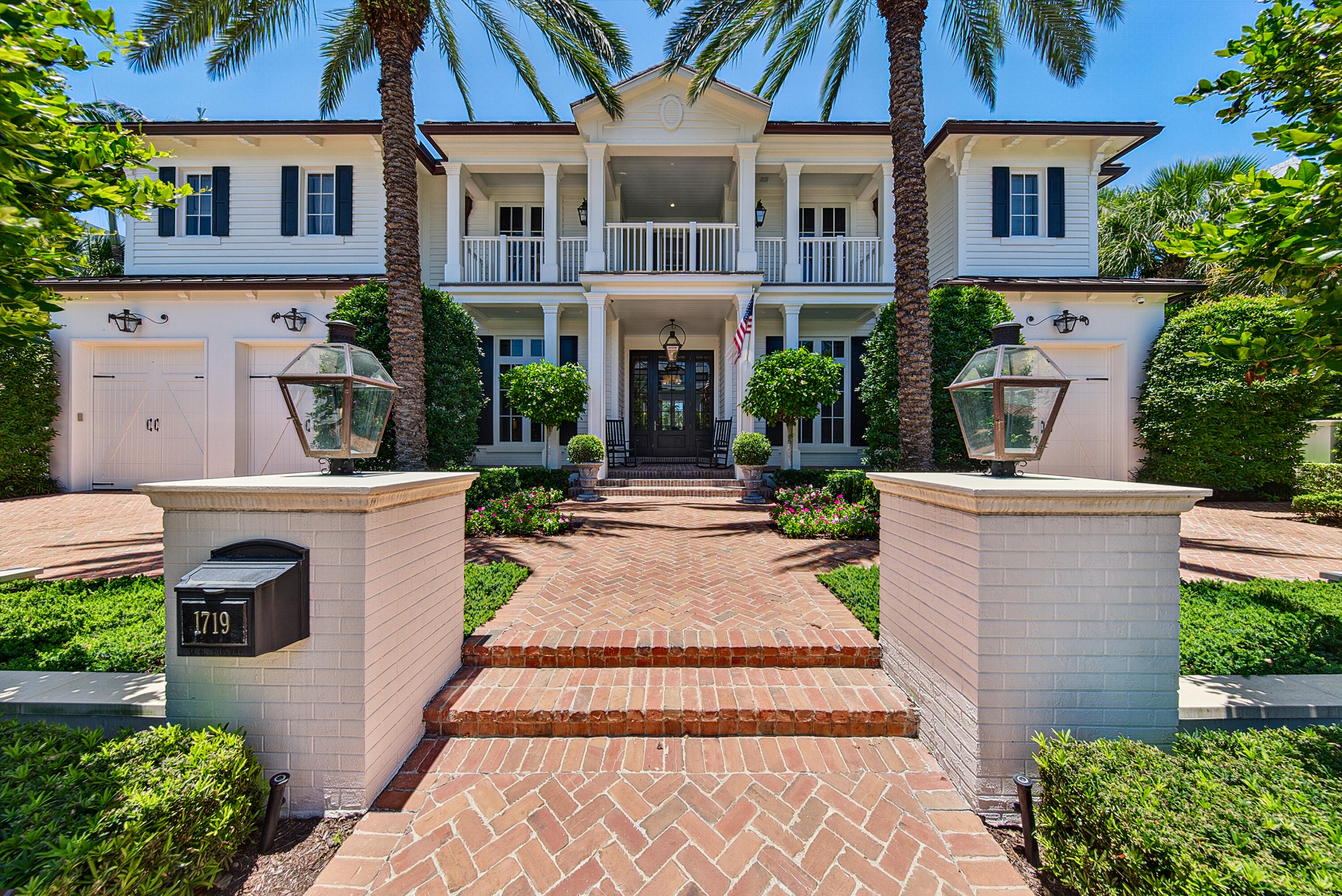RIO VISTA ISLES - Residential