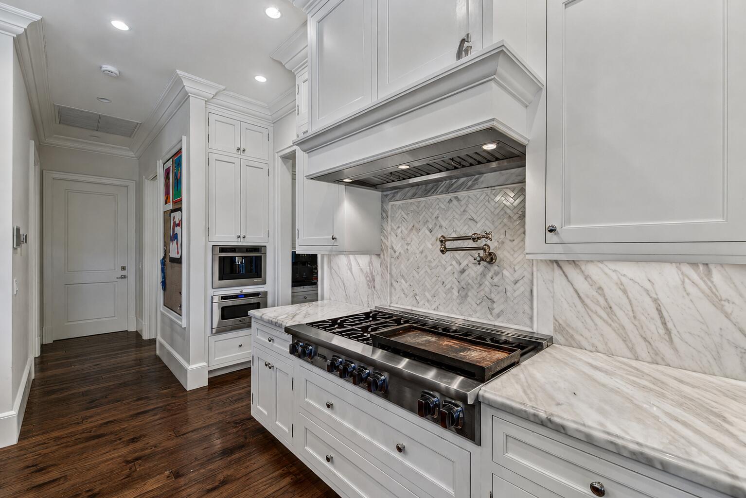 RIO VISTA ISLES - Residential