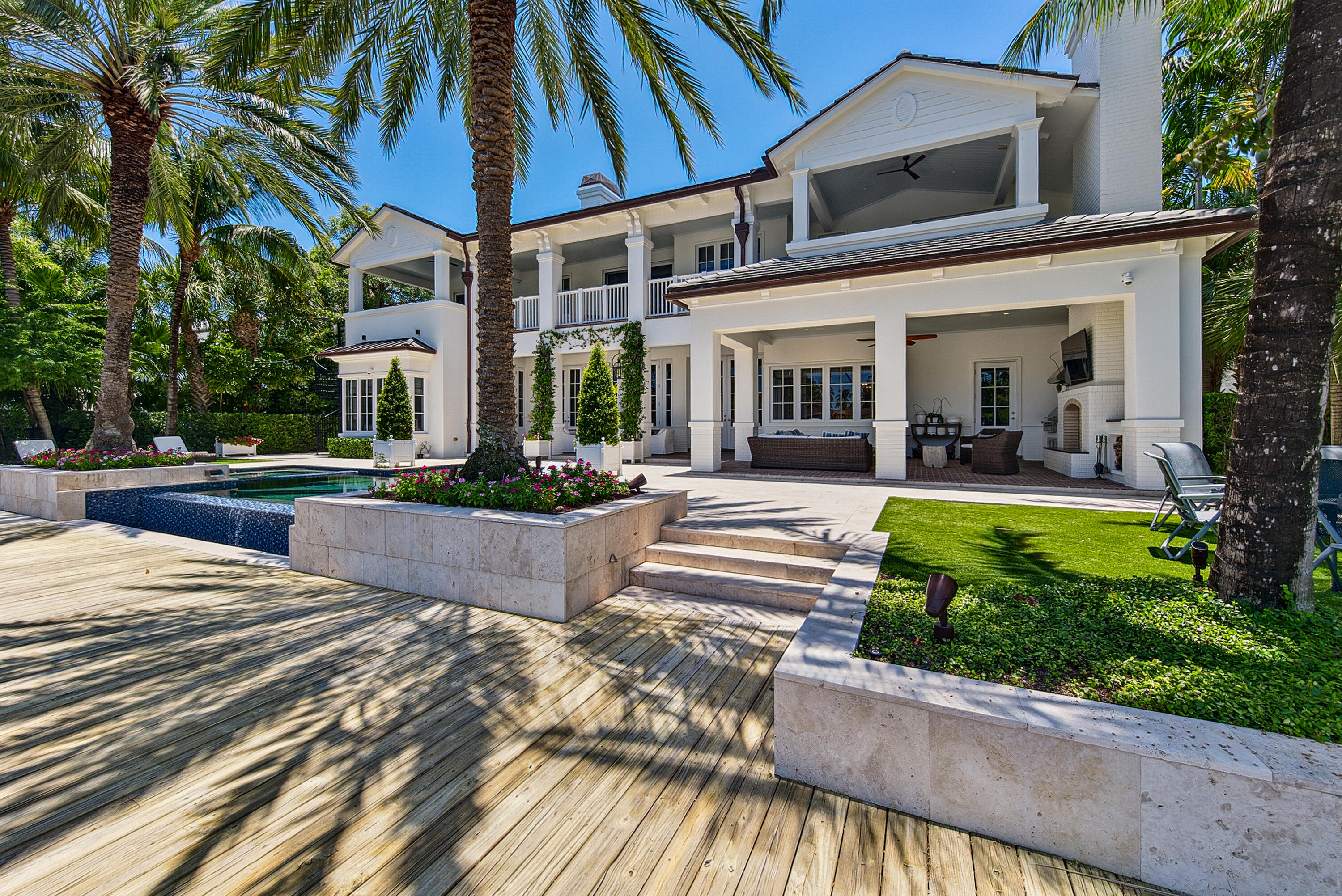RIO VISTA ISLES - Residential