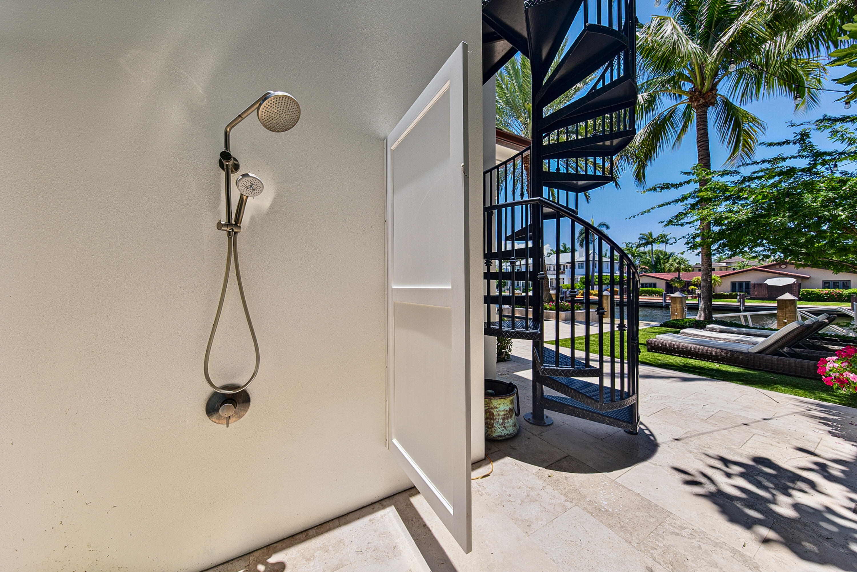 RIO VISTA ISLES - Residential
