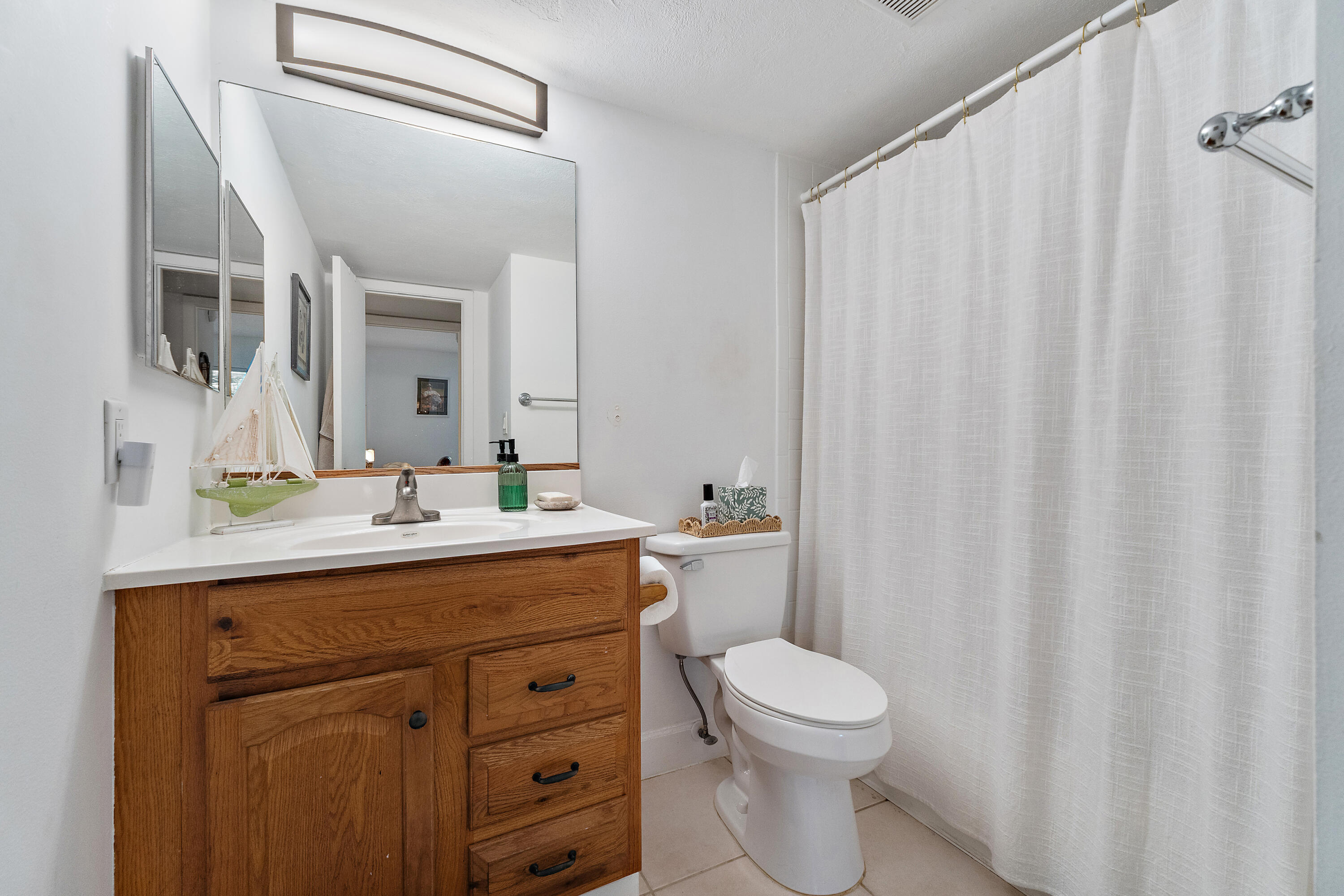 TERRACE GARDENS CONDO - Residential Lease