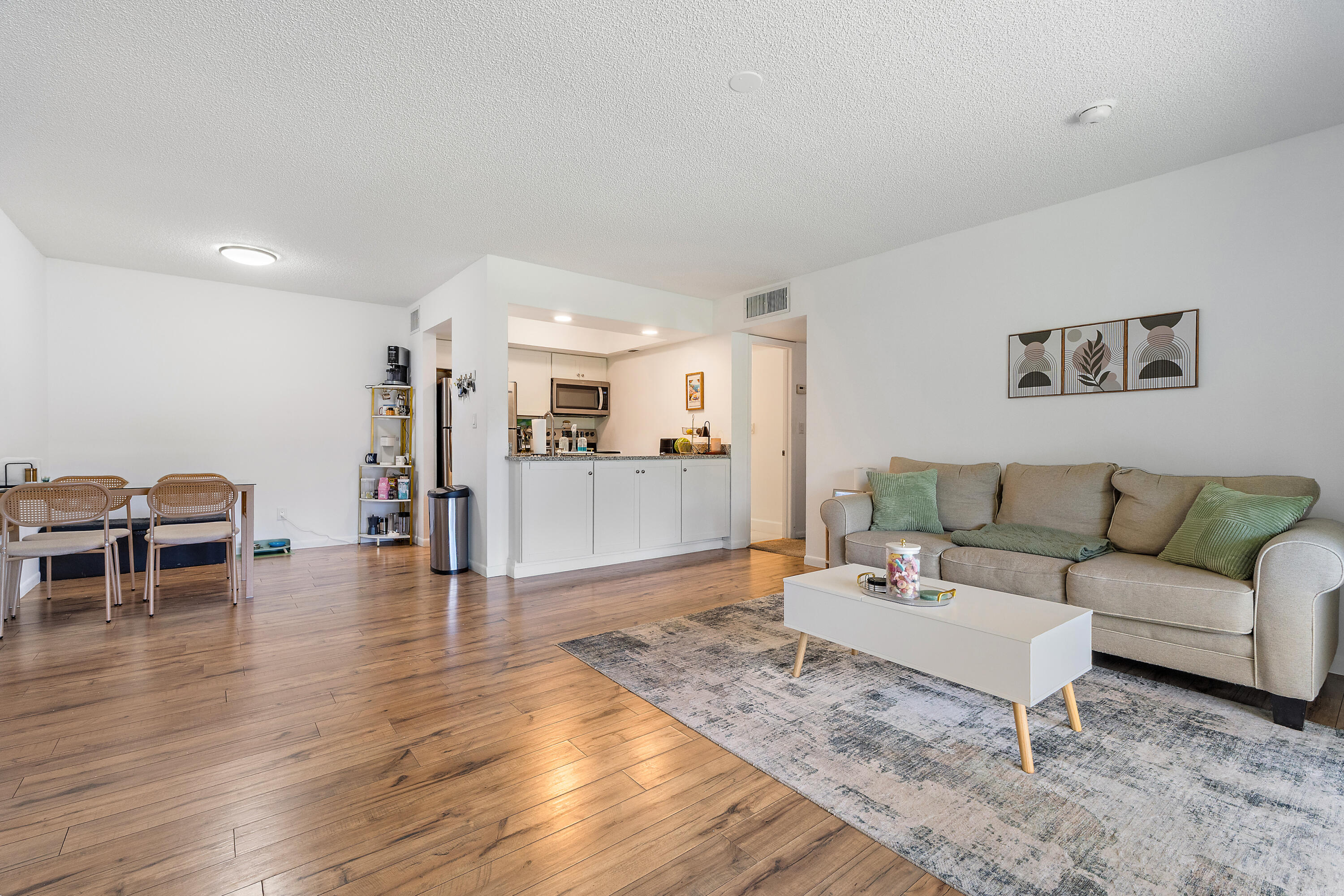 TERRACE GARDENS CONDO - Residential Lease
