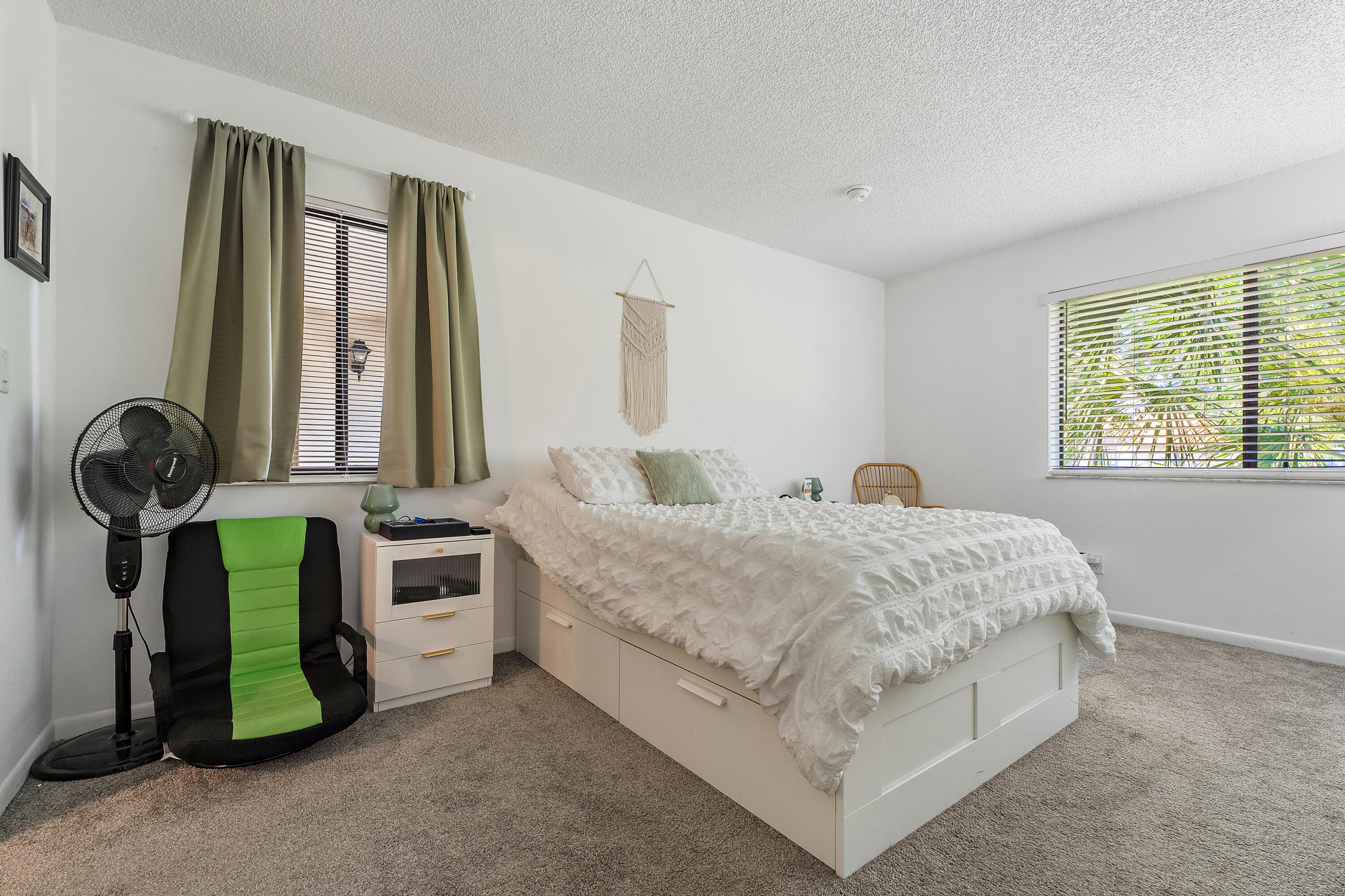 TERRACE GARDENS CONDO - Residential Lease