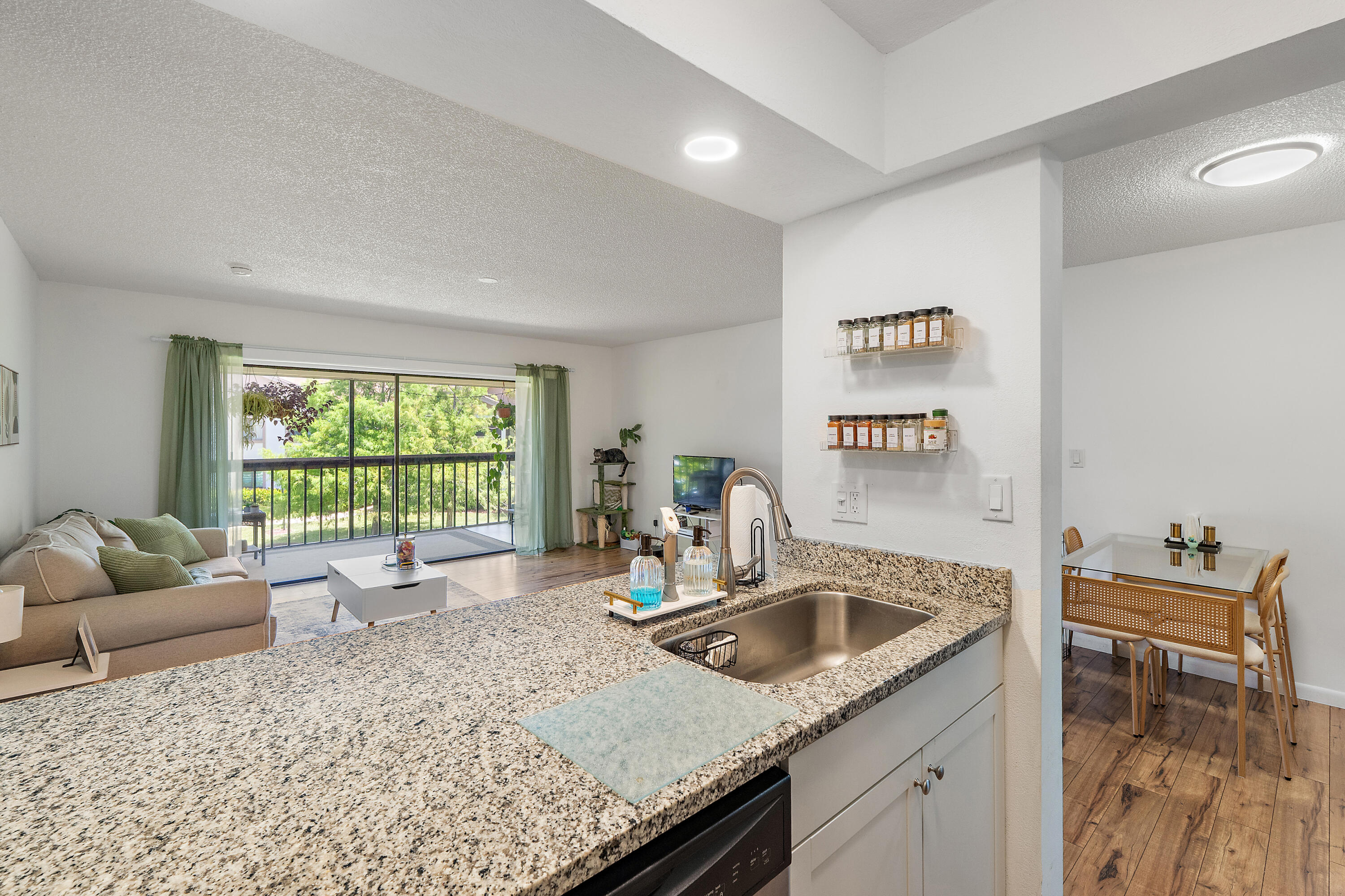 TERRACE GARDENS CONDO - Residential Lease