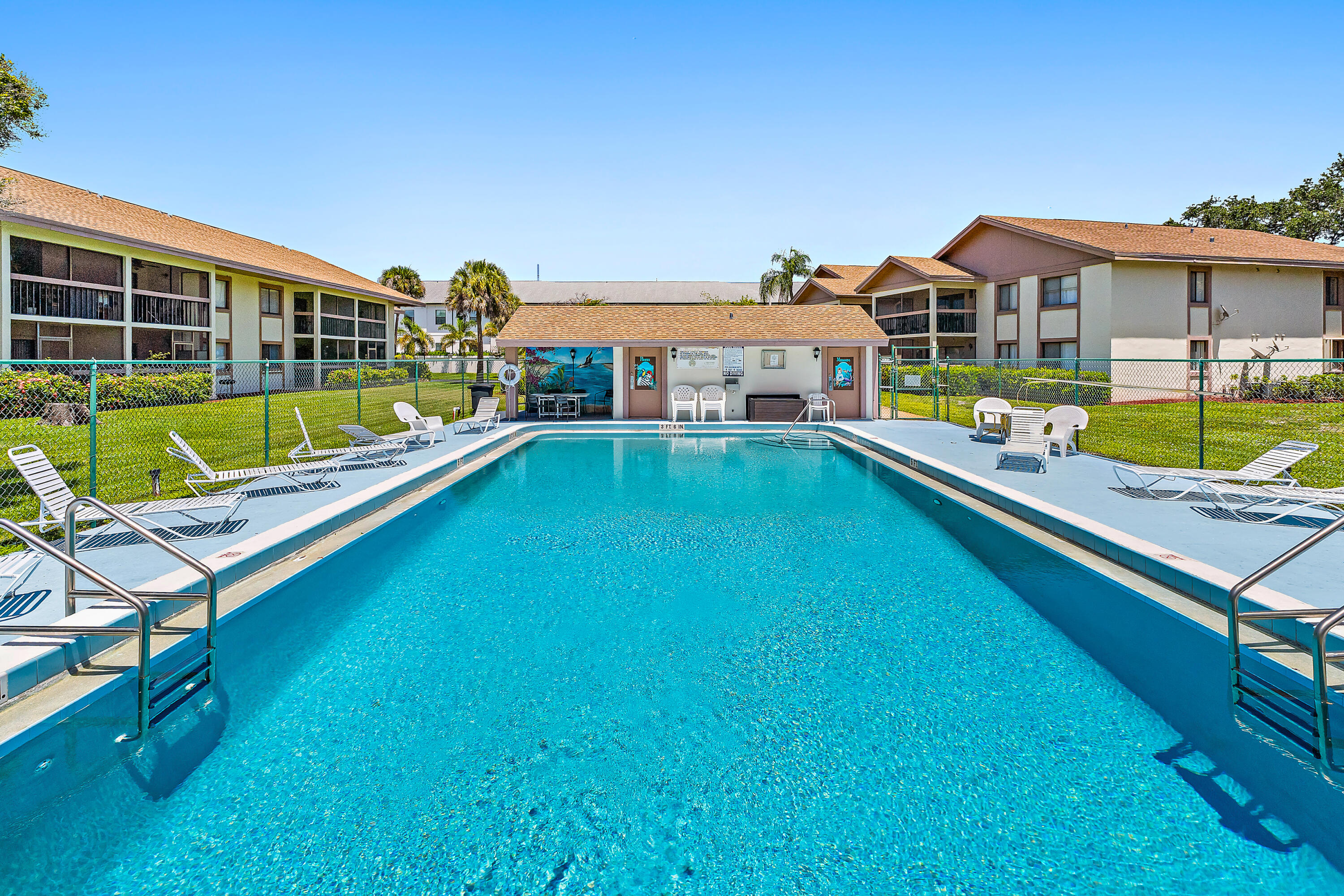 TERRACE GARDENS CONDO - Residential Lease