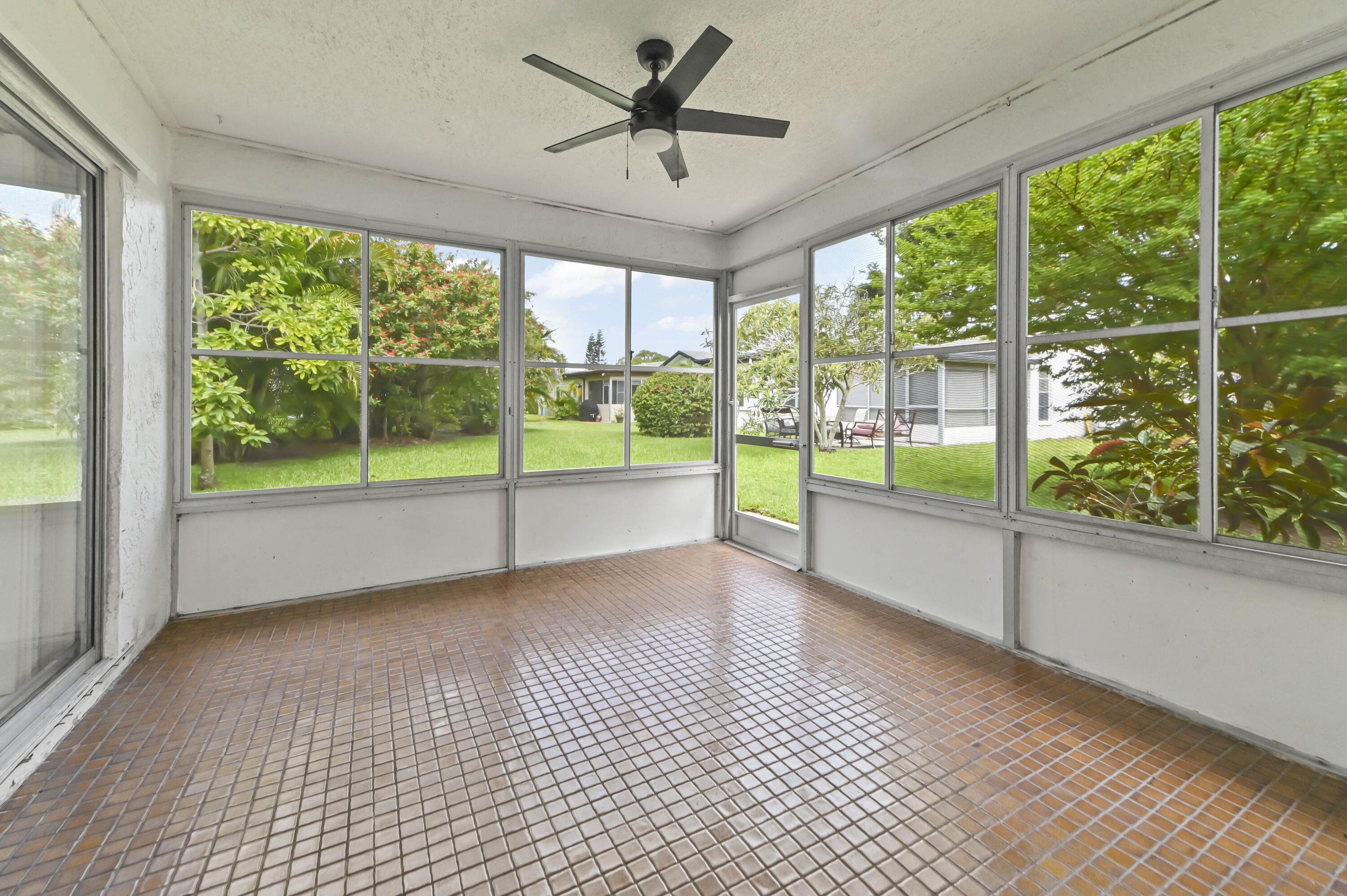 LUCERNE HOMES EAST - Residential