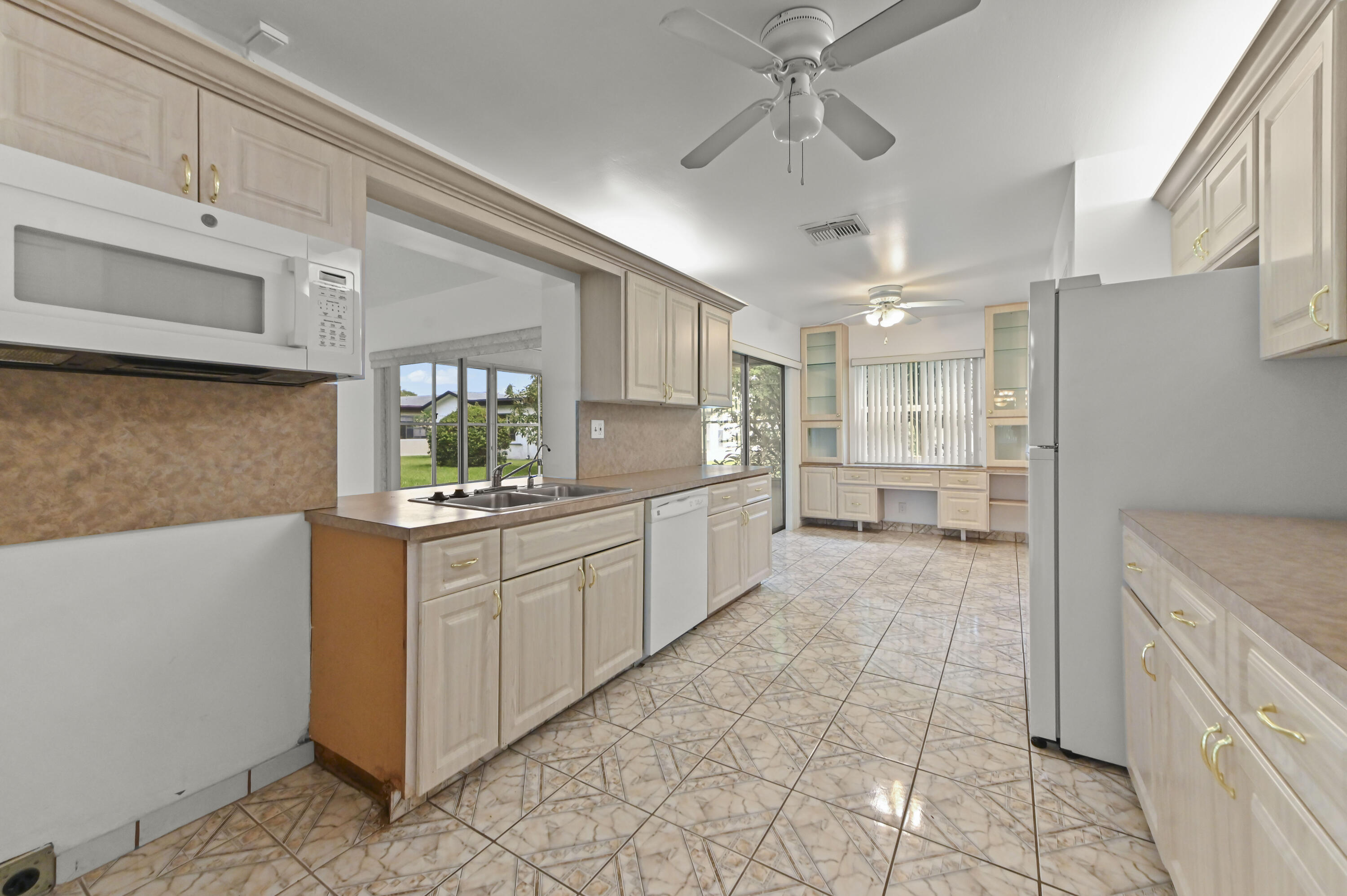 LUCERNE HOMES EAST - Residential