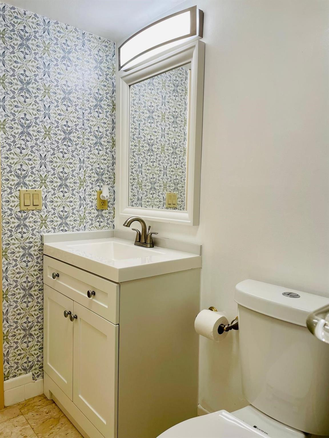 RIVER REACH CONDOMINIUM III - Residential