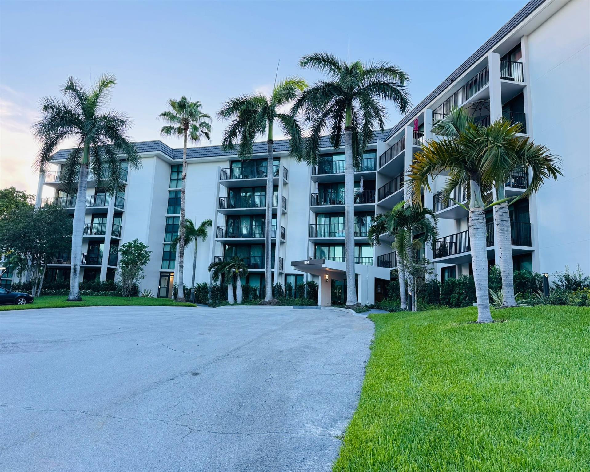 RIVER REACH CONDOMINIUM III - Residential