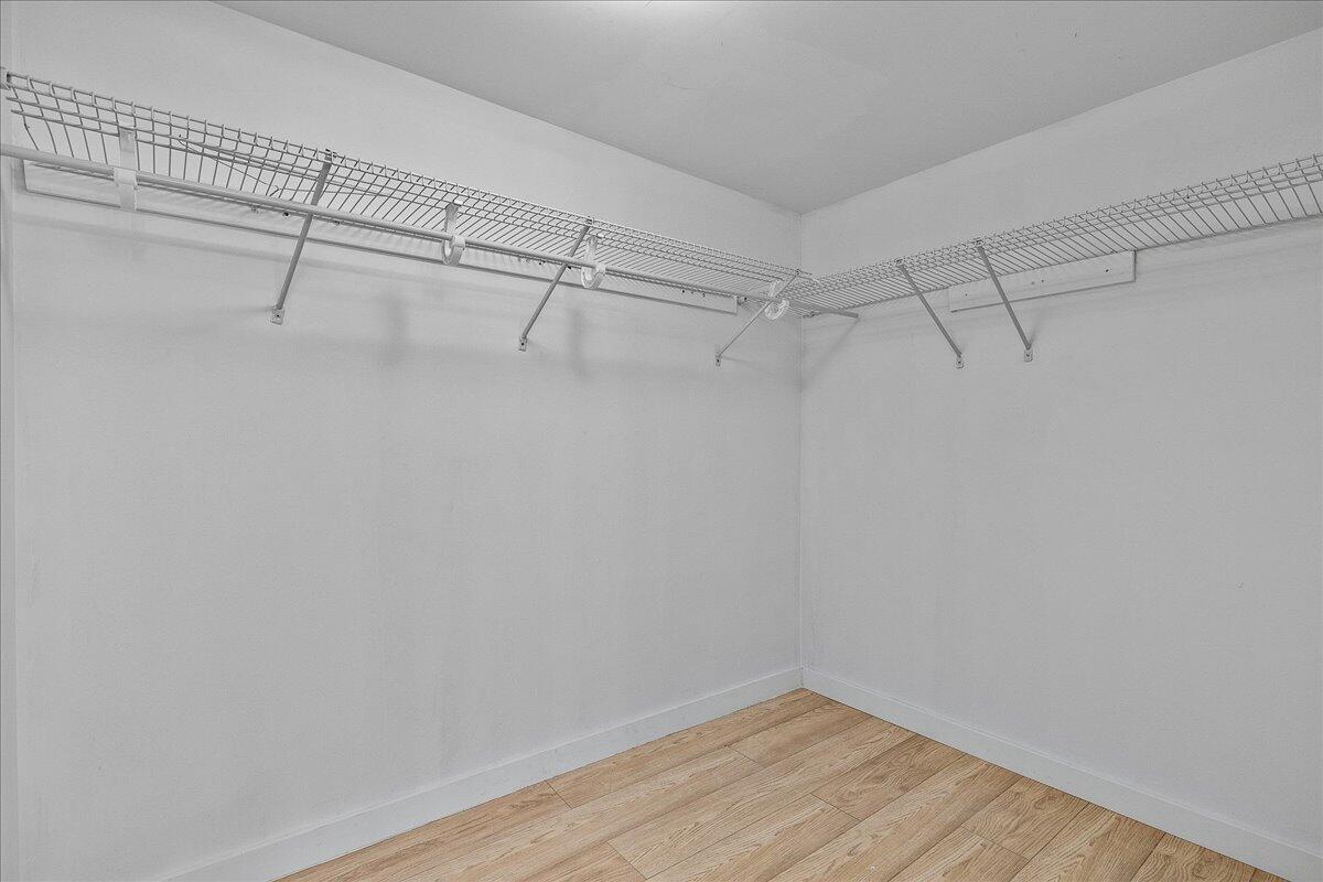 OLD PORT COVE LAKE POINT TOWER CONDO - Residential