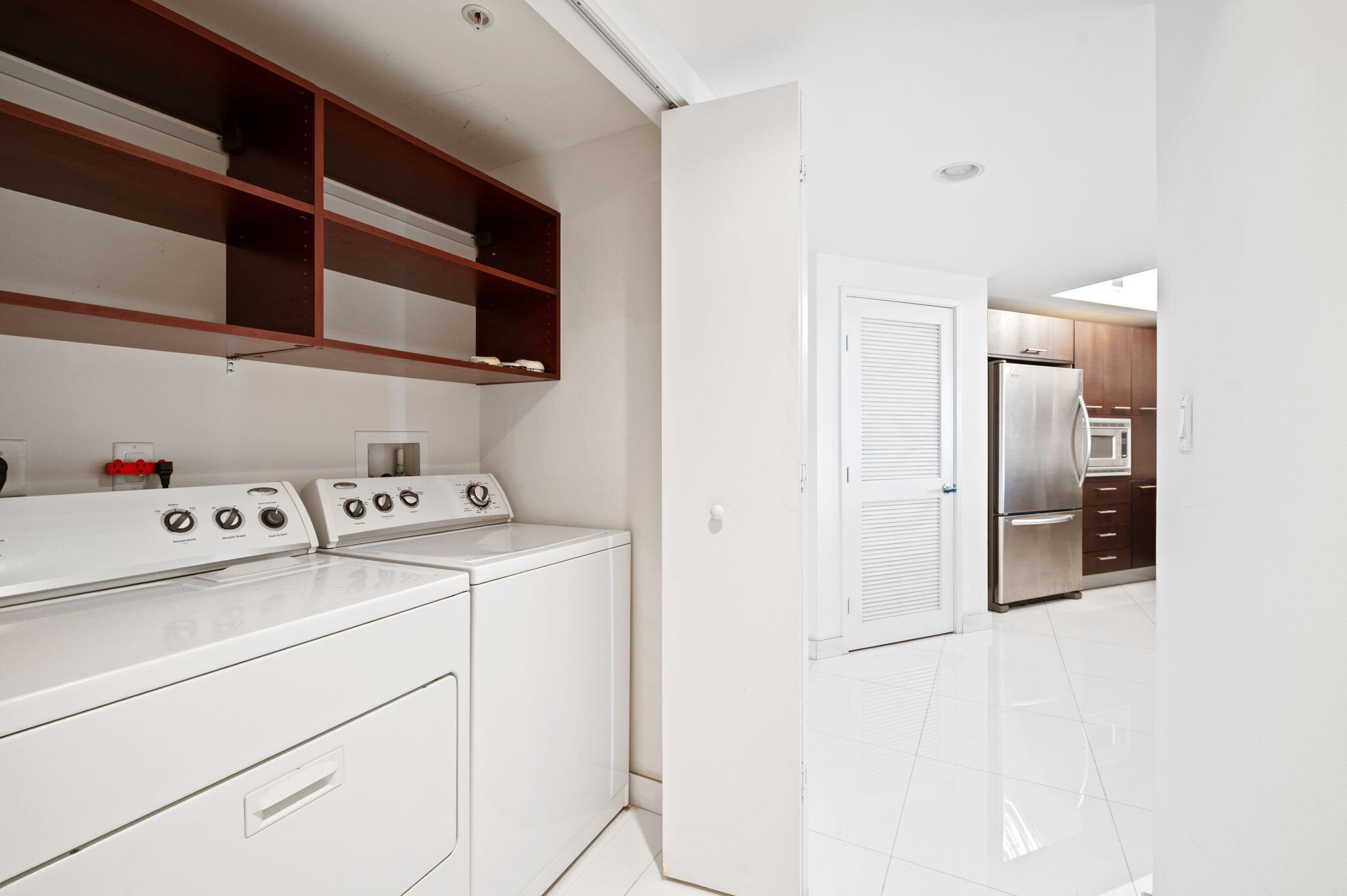 ST TROPEZ ON THE BAY II CONDO - Residential