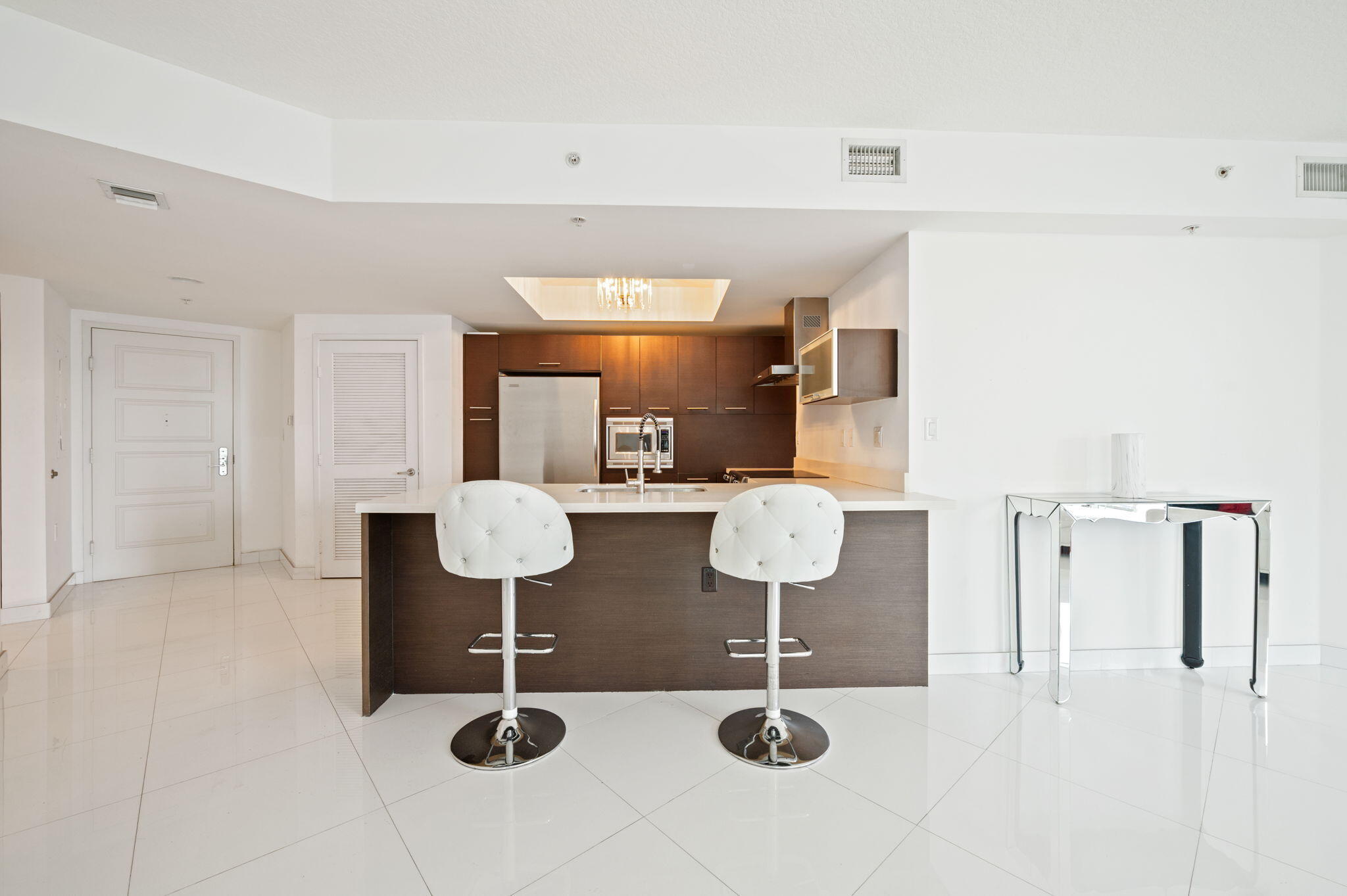 ST TROPEZ ON THE BAY II CONDO - Residential