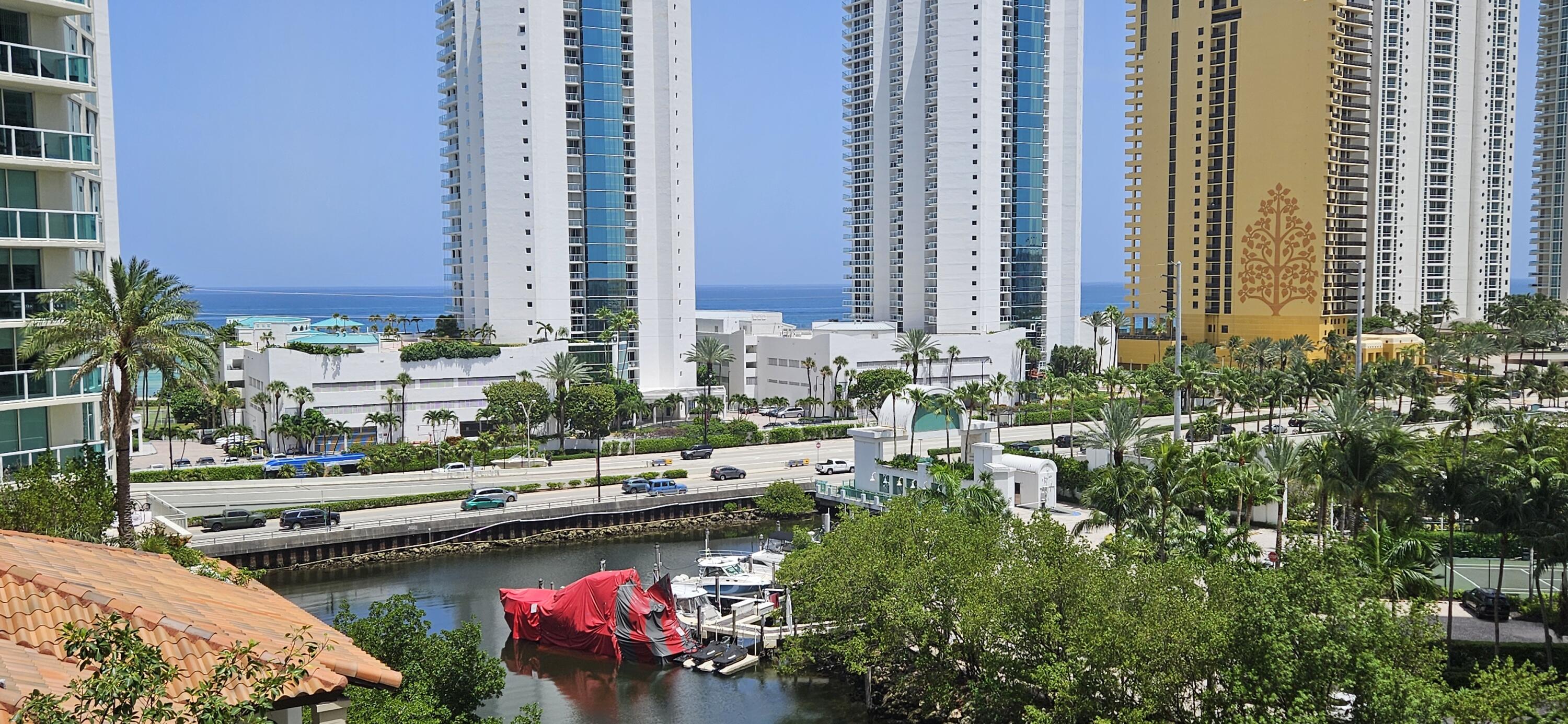 ST TROPEZ ON THE BAY II CONDO - Residential
