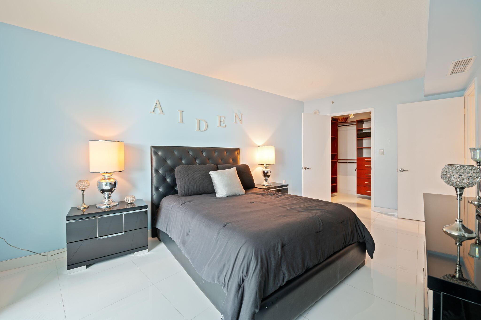 ST TROPEZ ON THE BAY II CONDO - Residential
