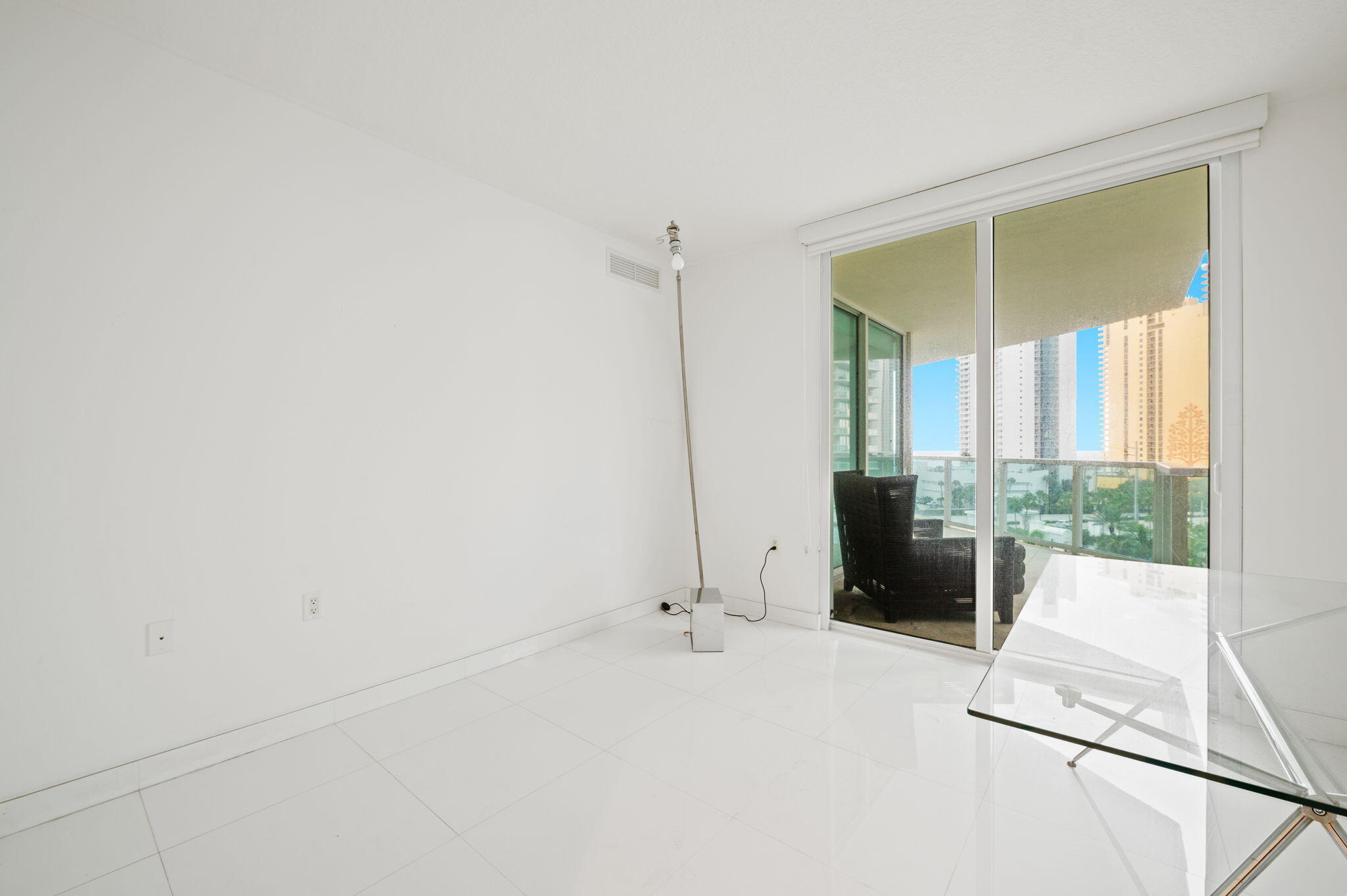 ST TROPEZ ON THE BAY II CONDO - Residential