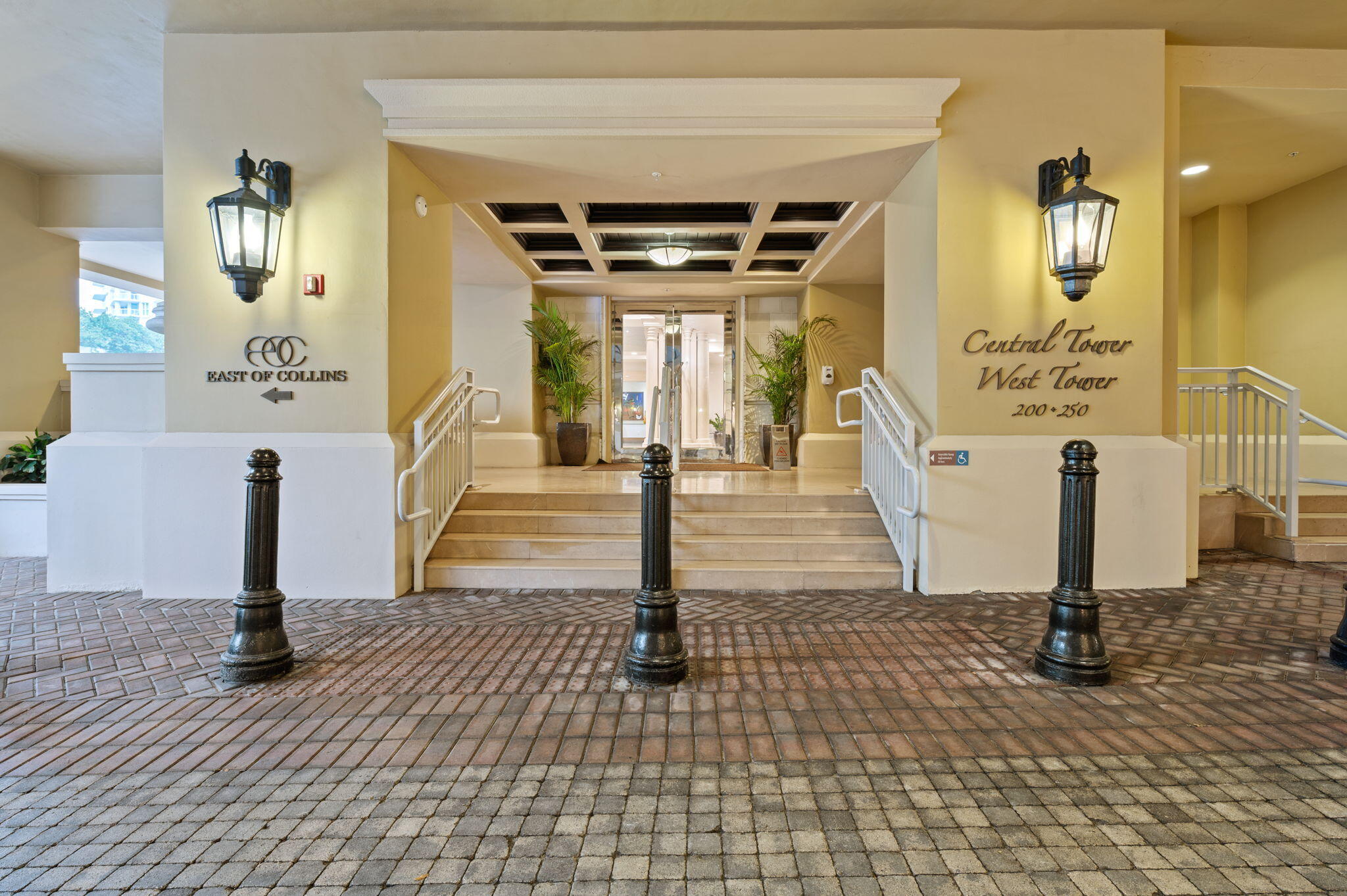 ST TROPEZ ON THE BAY II CONDO - Residential