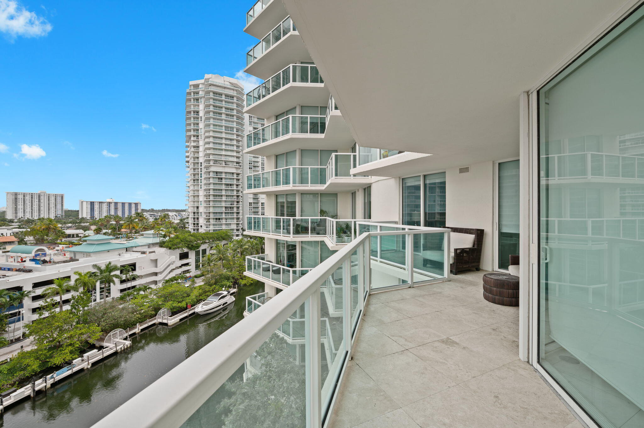 ST TROPEZ ON THE BAY II CONDO - Residential
