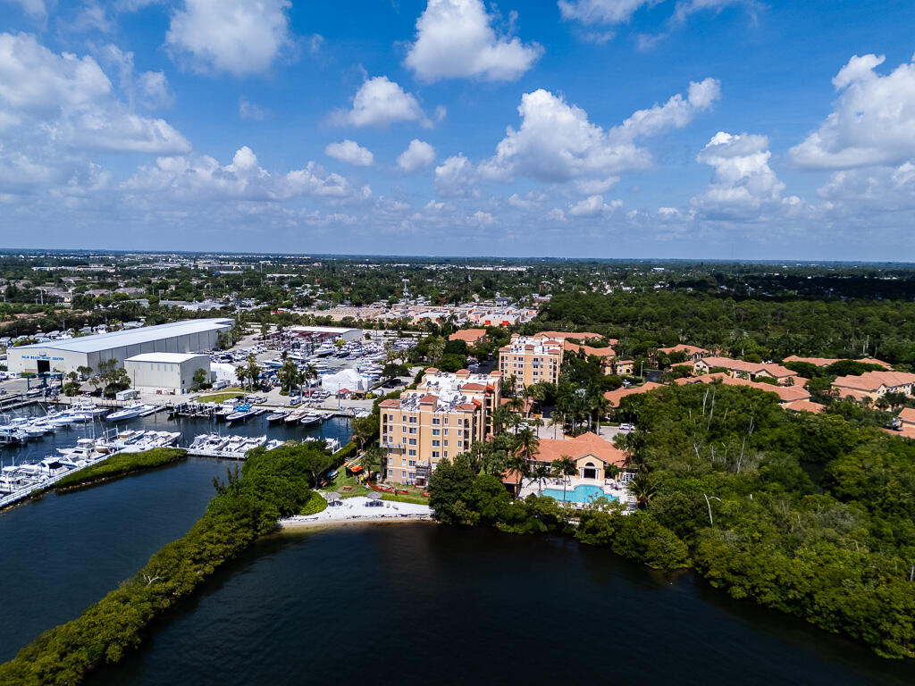 HYPOLUXOS MARINERS CAY CONDO - Residential