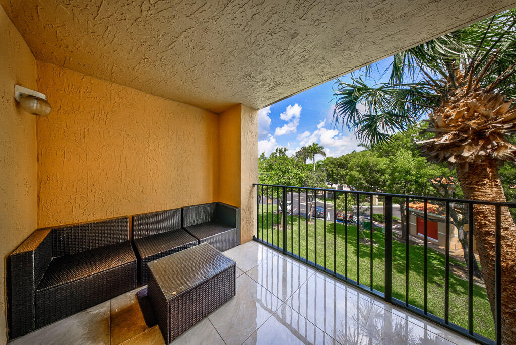HYPOLUXOS MARINERS CAY CONDO - Residential