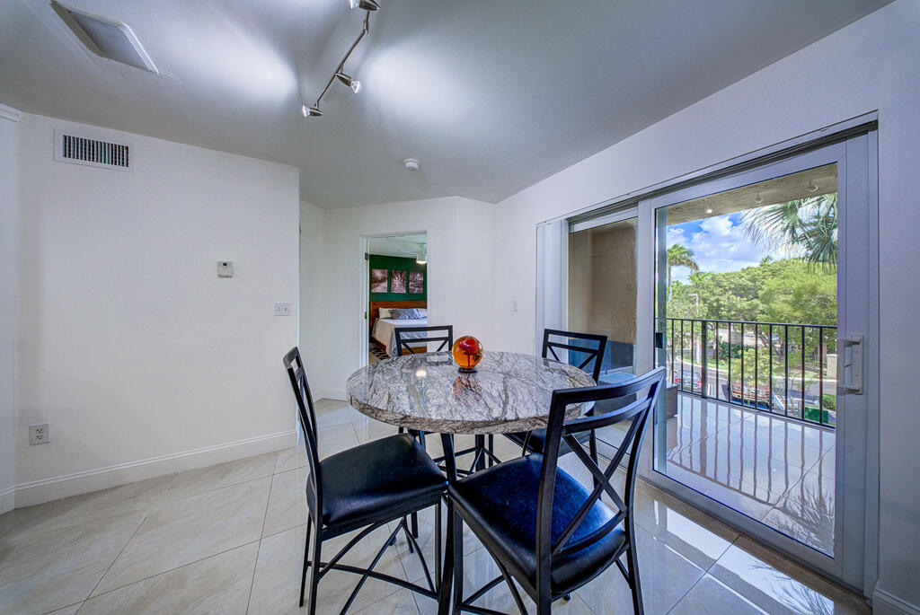 HYPOLUXOS MARINERS CAY CONDO - Residential