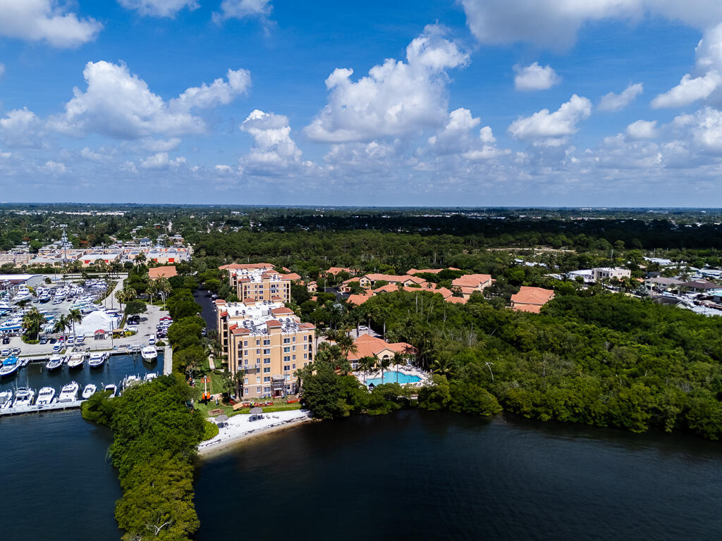 HYPOLUXOS MARINERS CAY CONDO - Residential