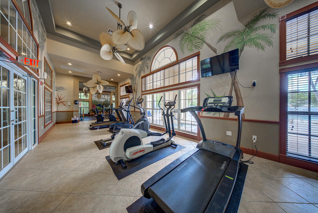 HYPOLUXOS MARINERS CAY CONDO - Residential