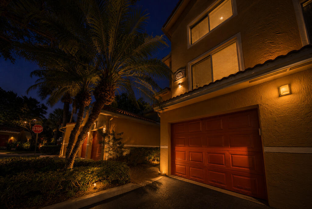 HYPOLUXOS MARINERS CAY CONDO - Residential
