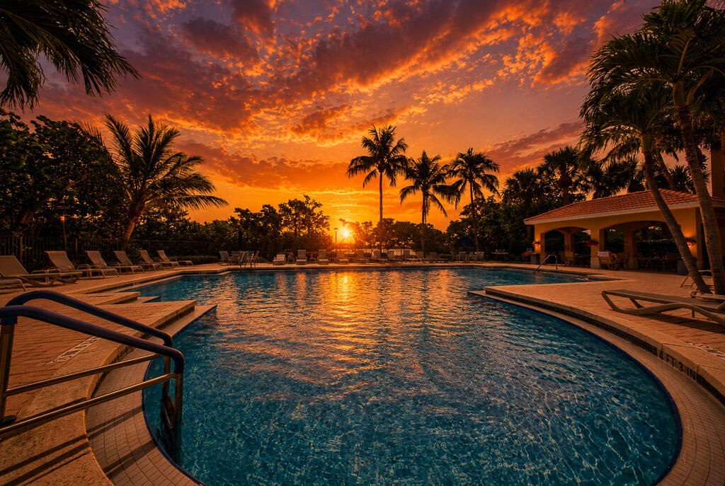 HYPOLUXOS MARINERS CAY CONDO - Residential