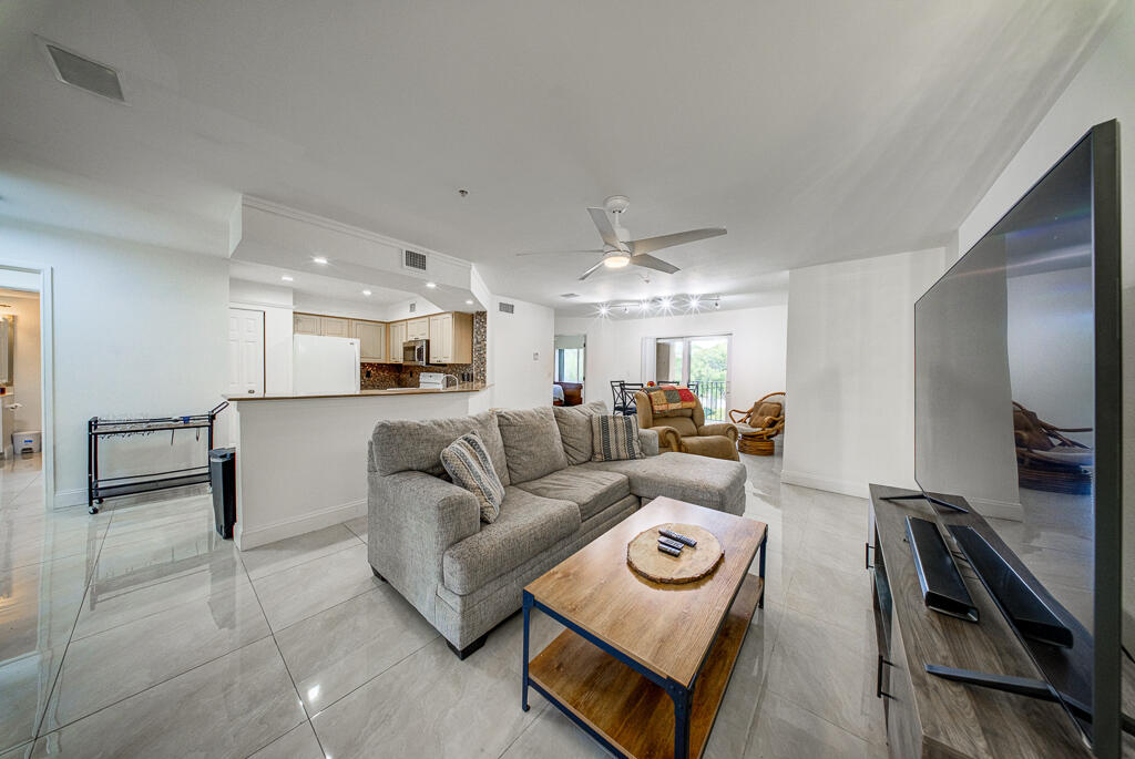 HYPOLUXOS MARINERS CAY CONDO - Residential