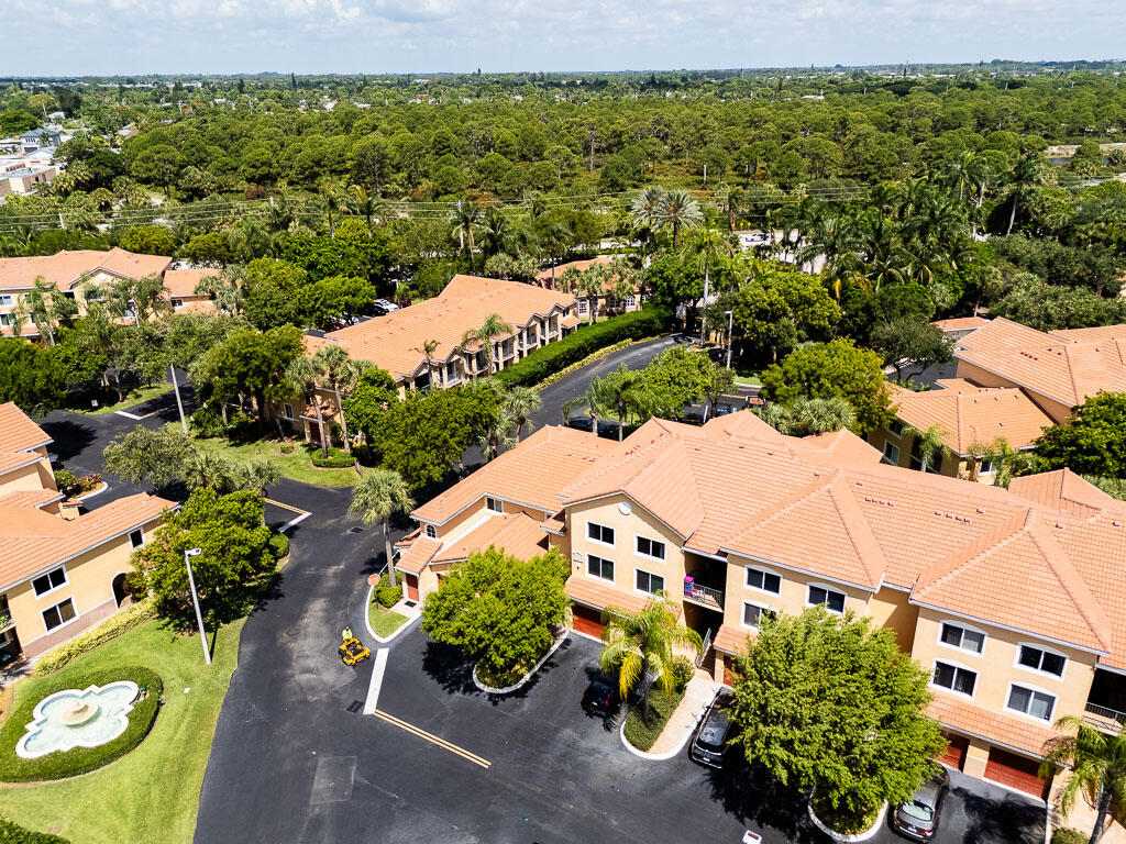 HYPOLUXOS MARINERS CAY CONDO - Residential