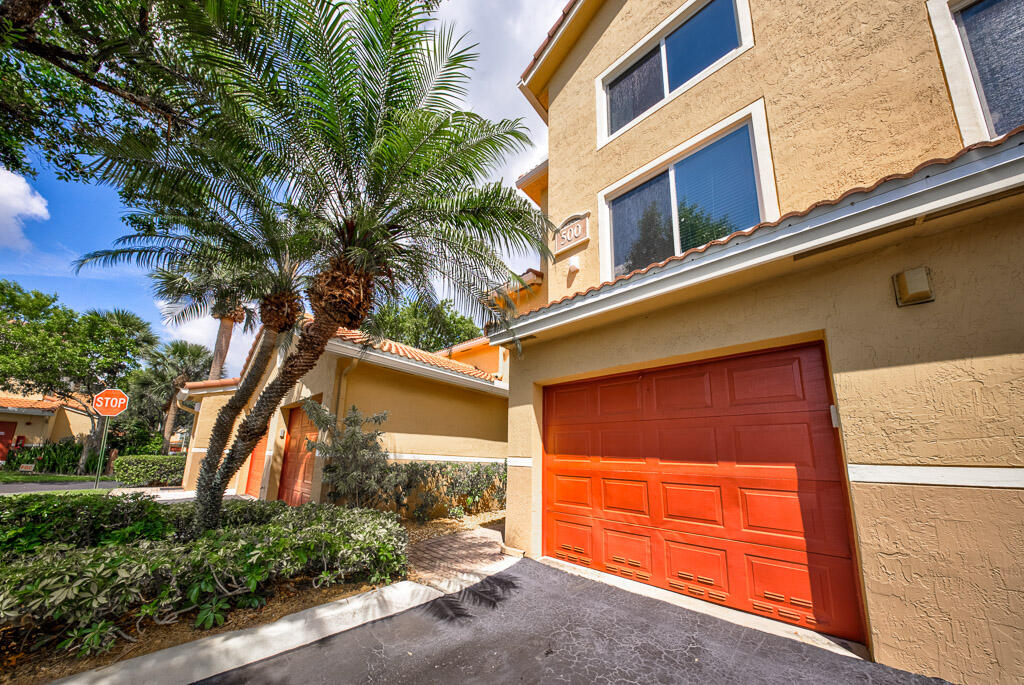 HYPOLUXOS MARINERS CAY CONDO - Residential